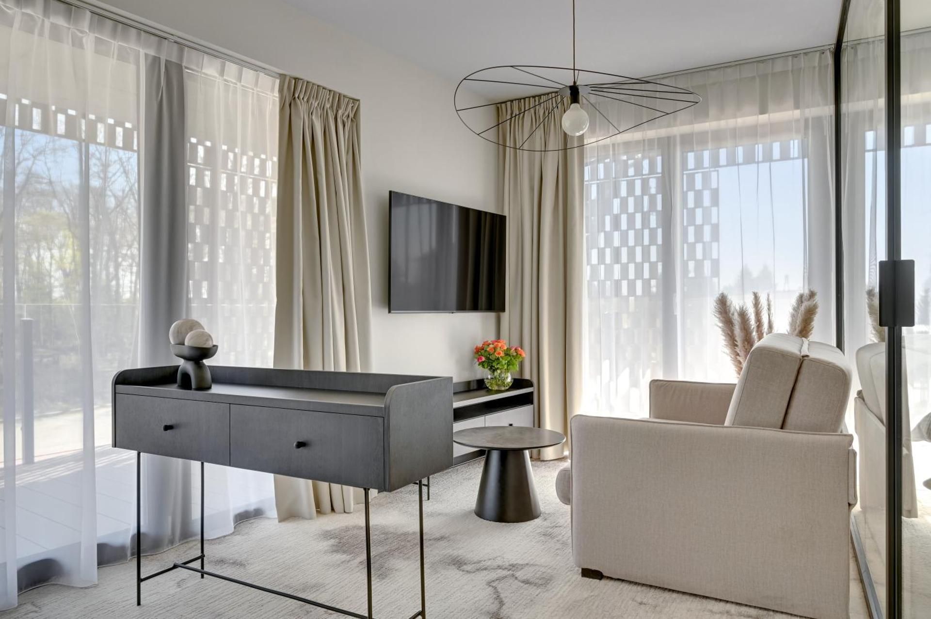 One-Bedroom Deluxe Apartment