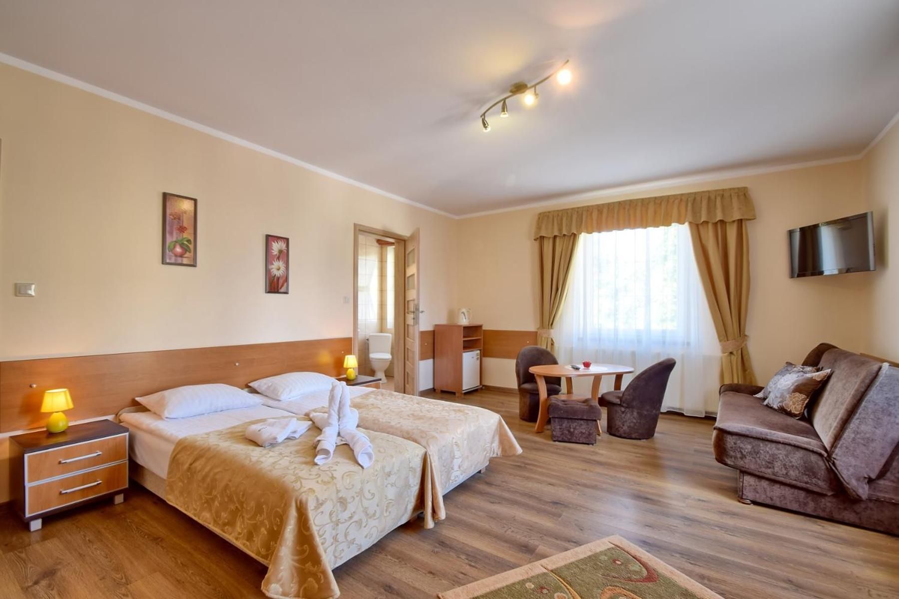 Triple Room with Private Bathroom