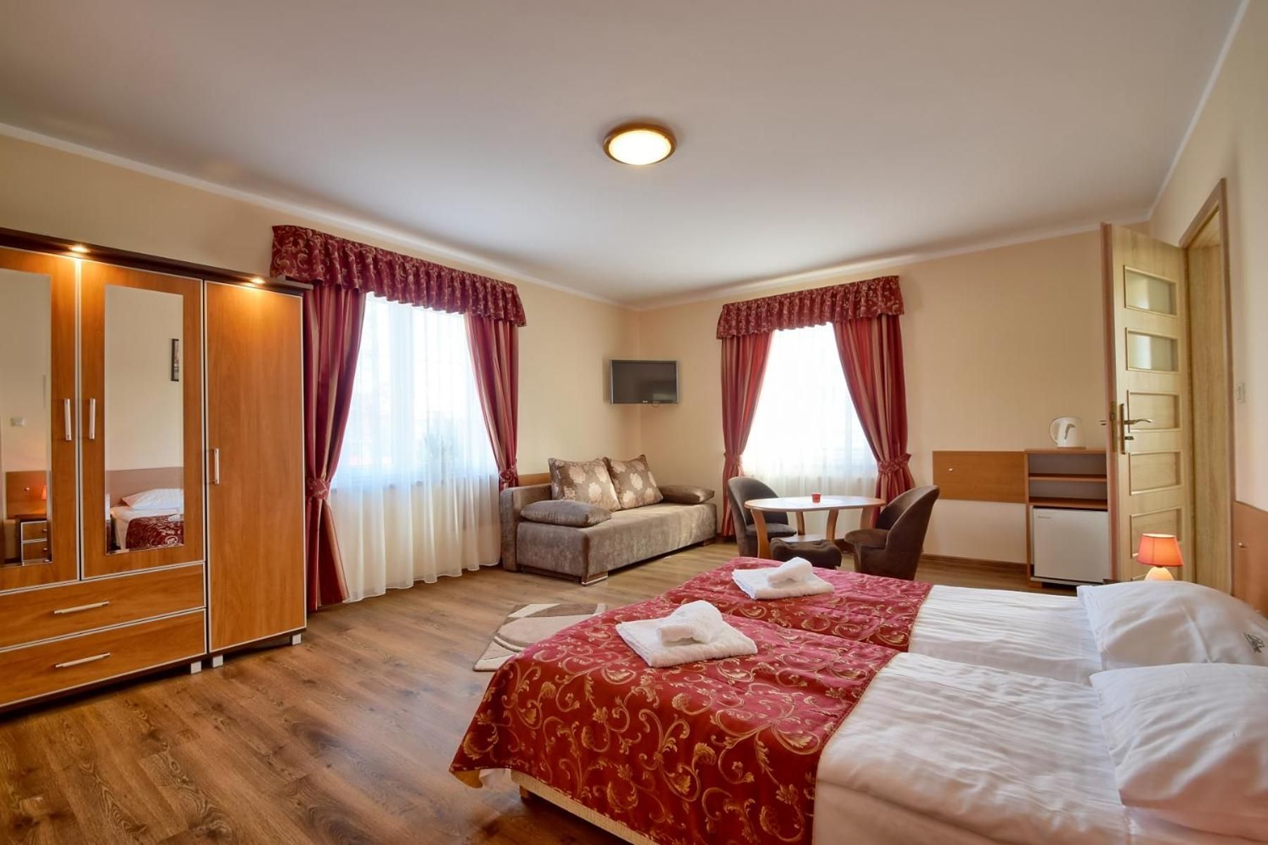 Quadruple Room with Private Bathroom