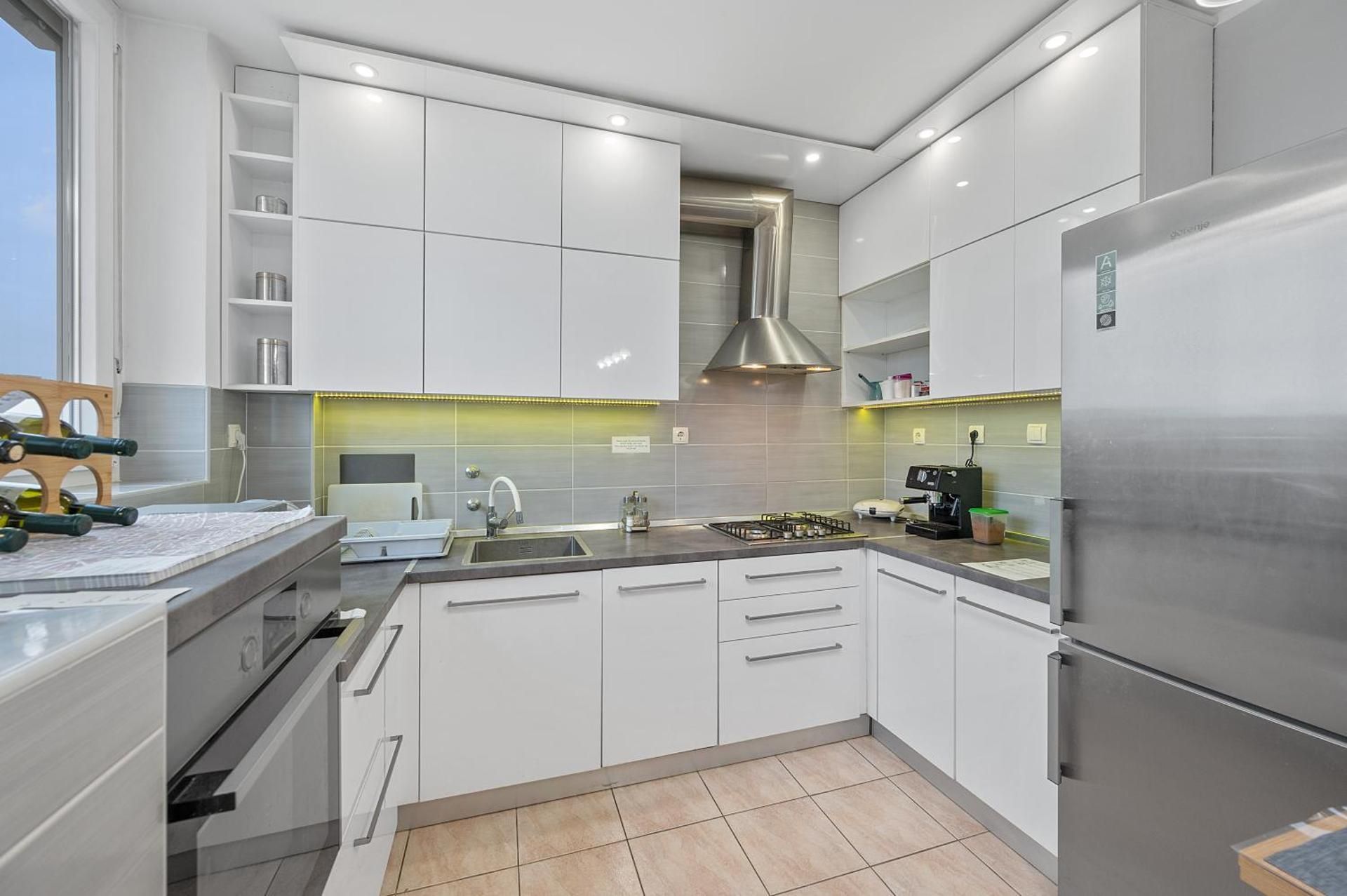 Apartman i sobe Sofi with common kitchen bathroom and toilet