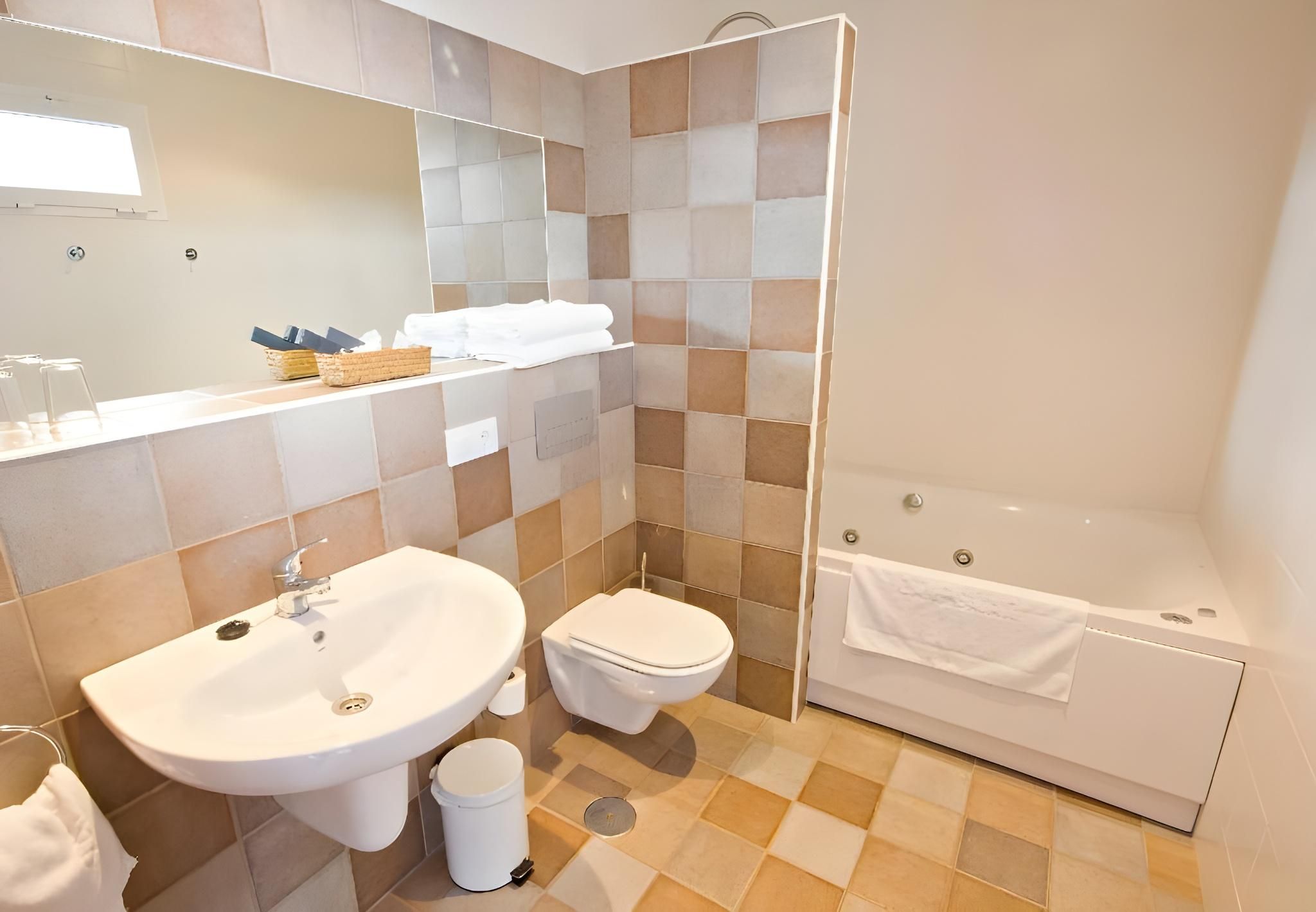 Campomar Playa Double or Twin Room 3