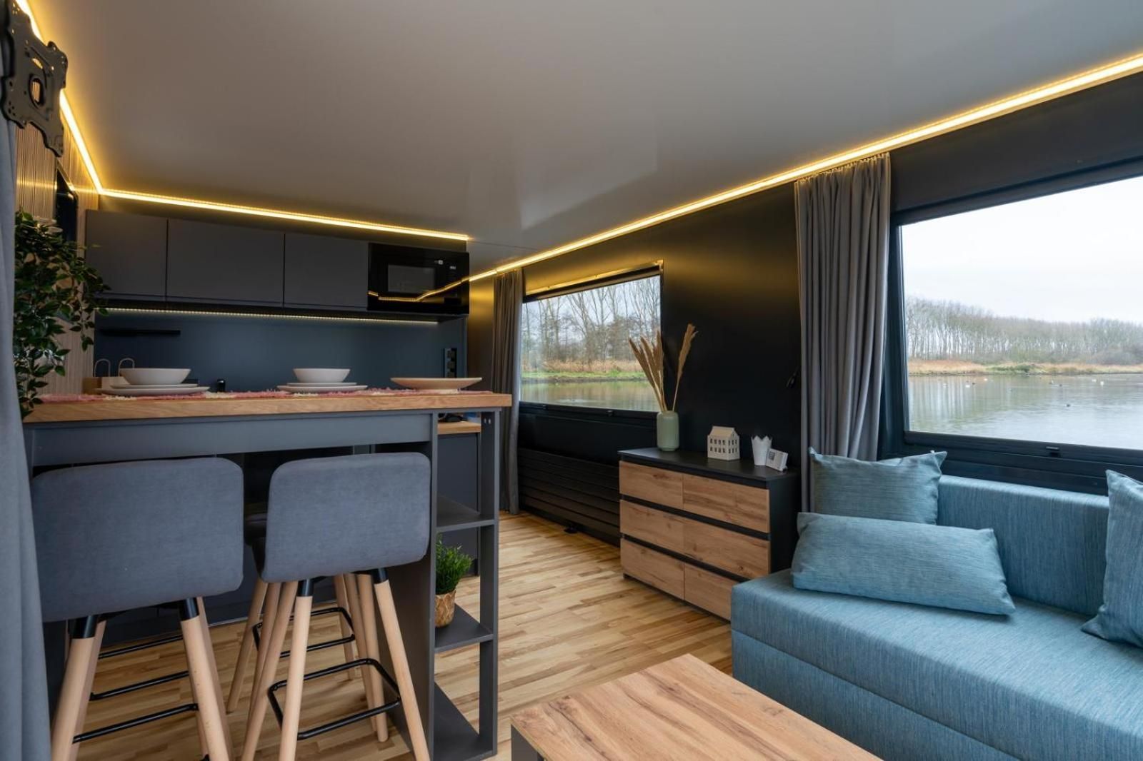 Standard Double Suite