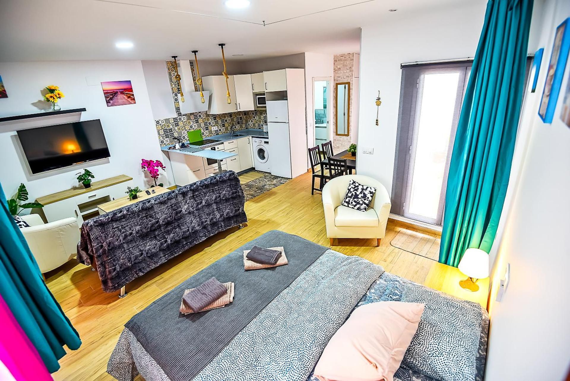 DELUXE APARTMENT