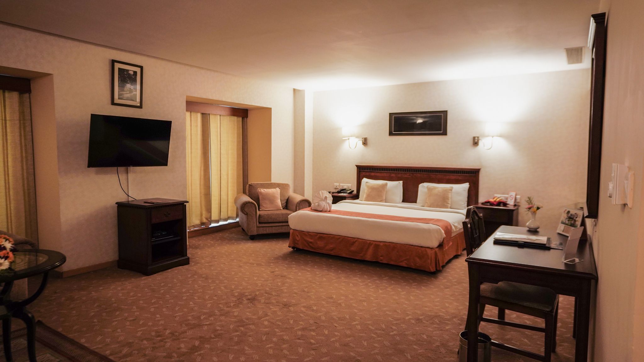 Grandeur Suite Park View