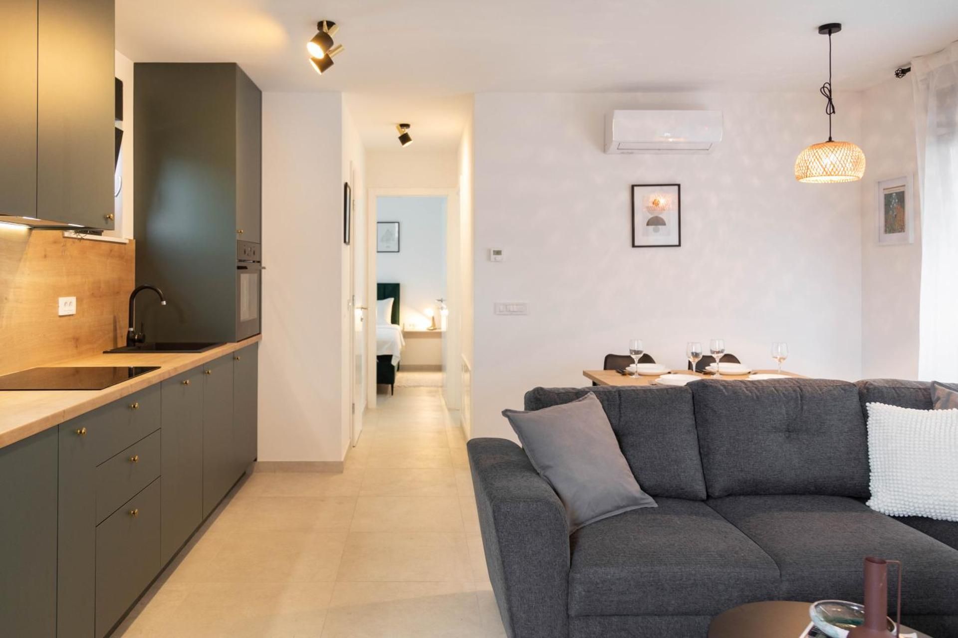 One-Bedroom Apartment