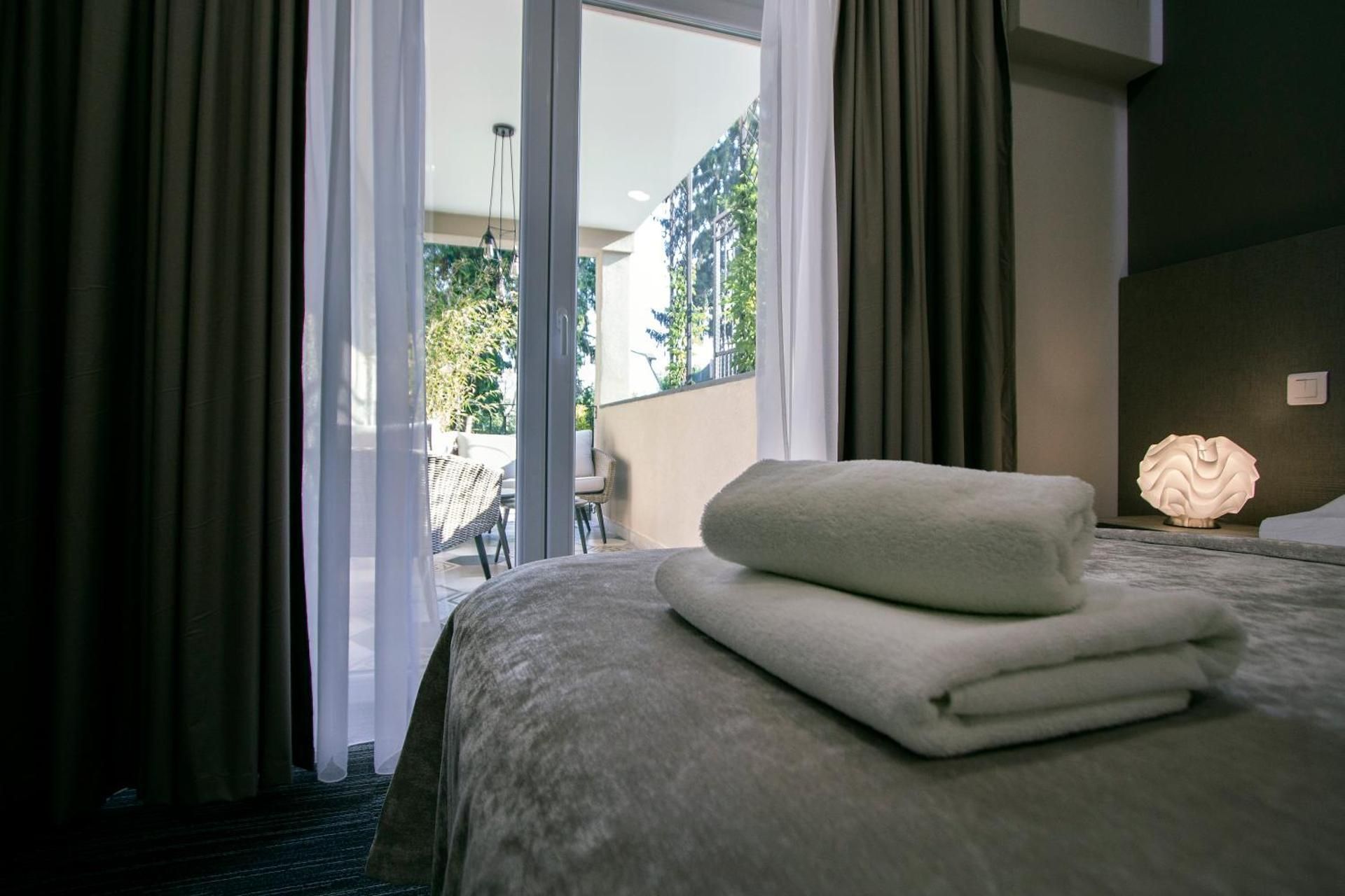 Double Room with Extra Bed with Terrace
