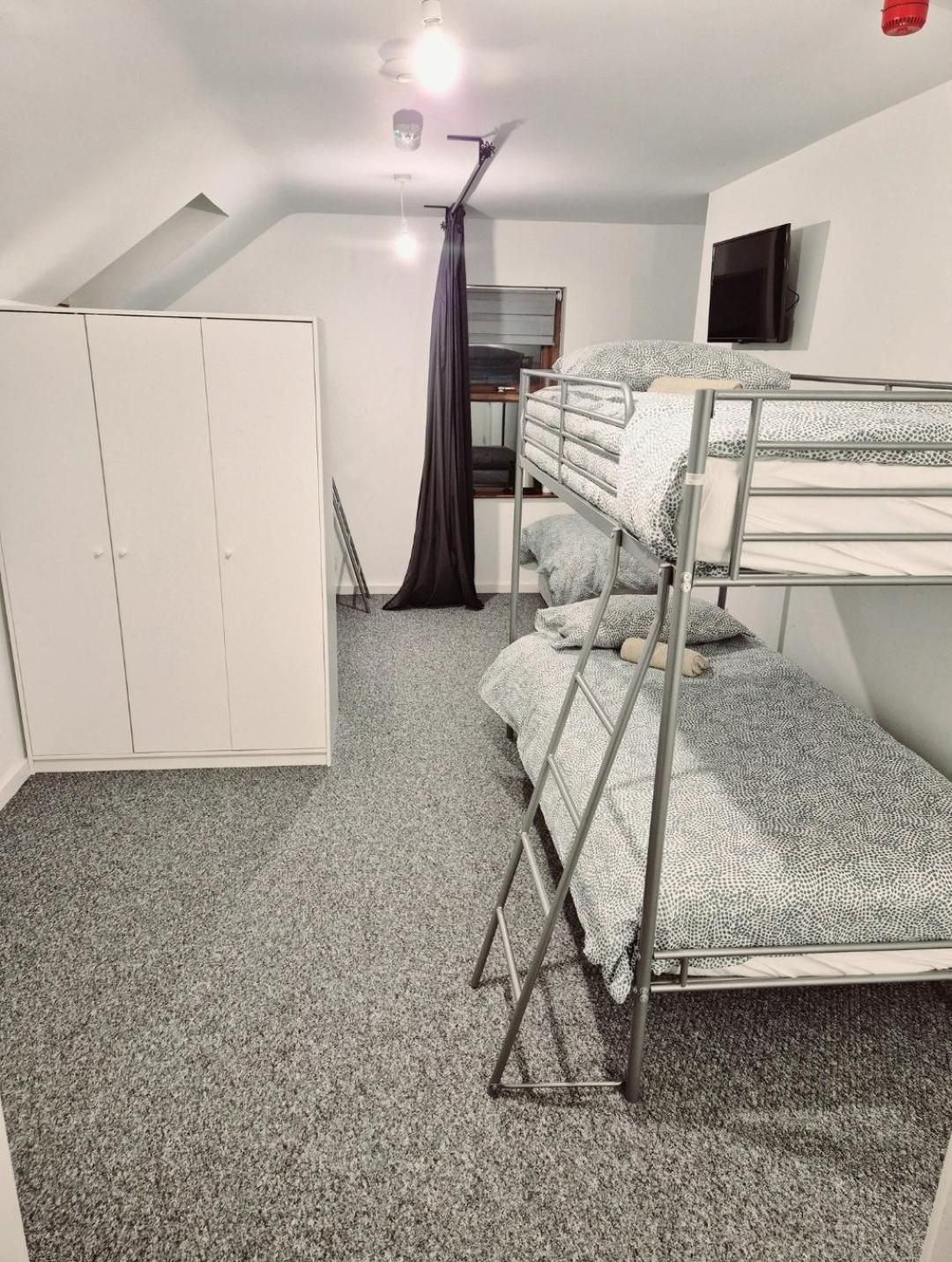 Laneway Hostel Lahinch