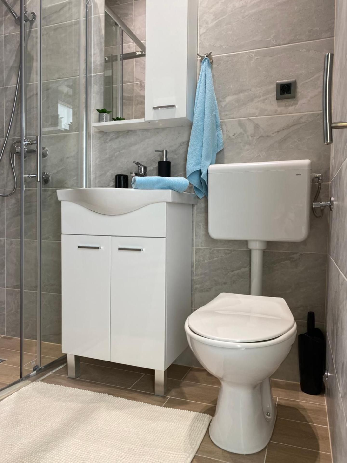 Studio Apartment