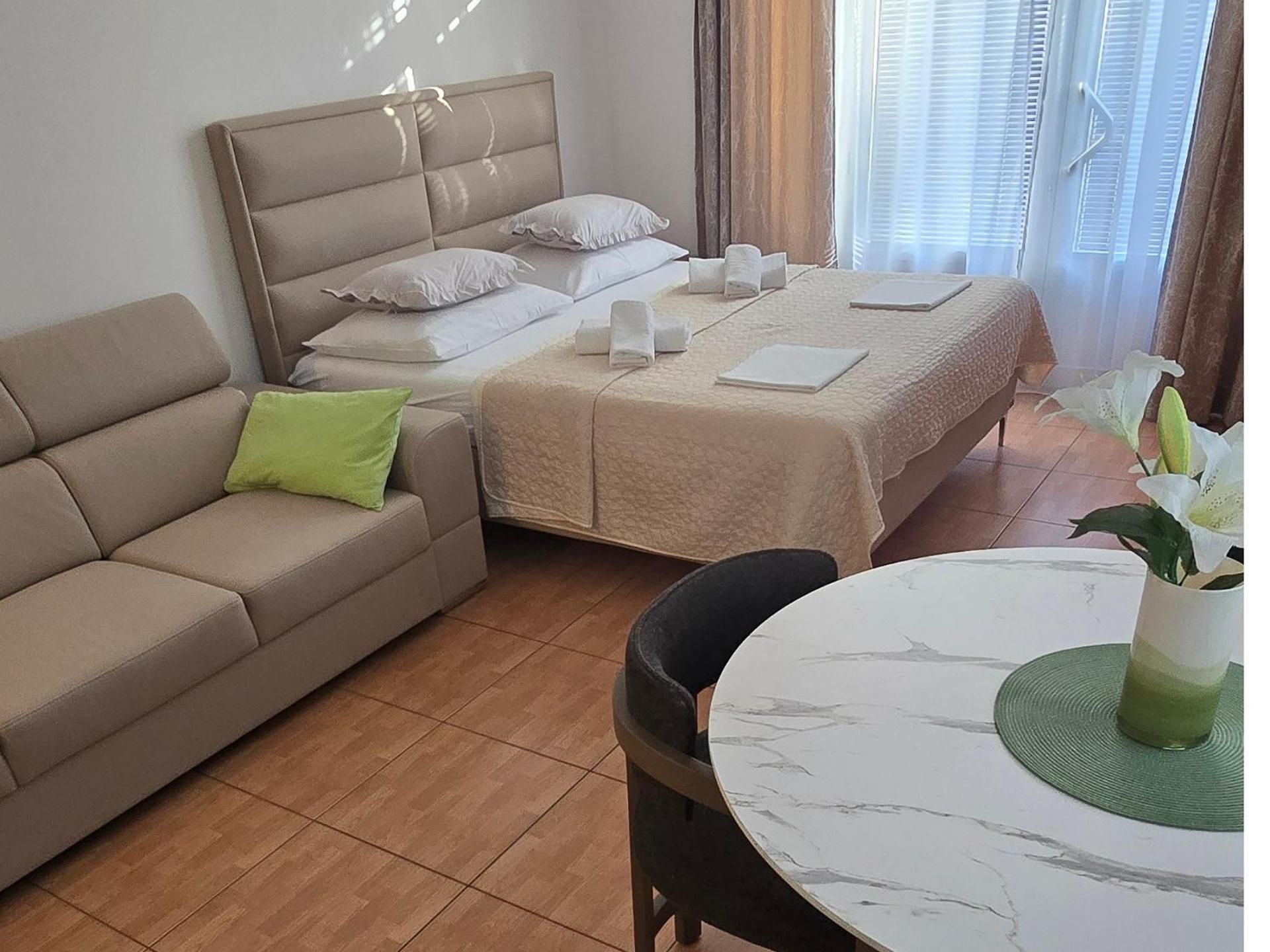 Superior Family Studio (2 Adults + 2 Children)