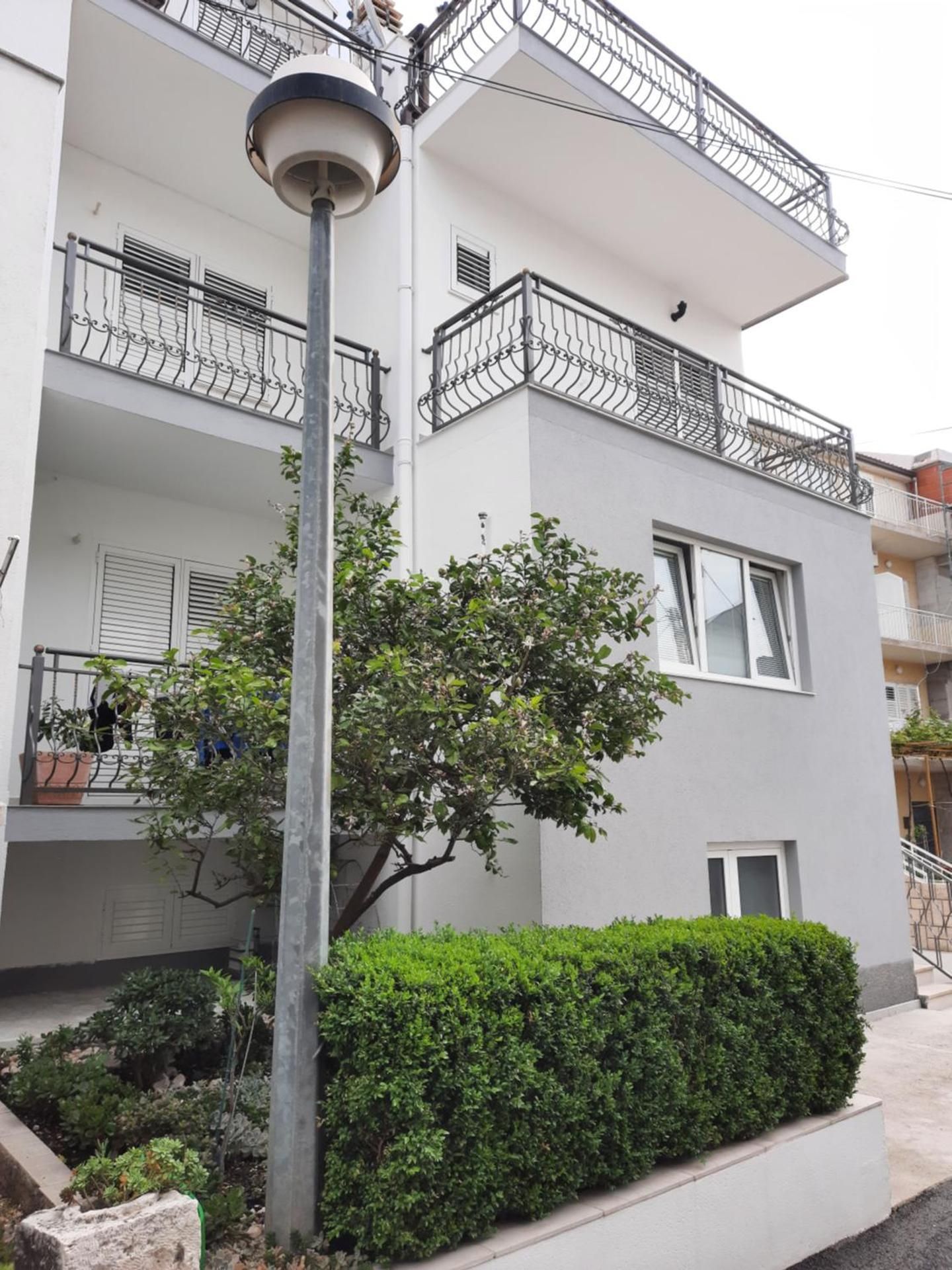 Apartments Rose Loboja