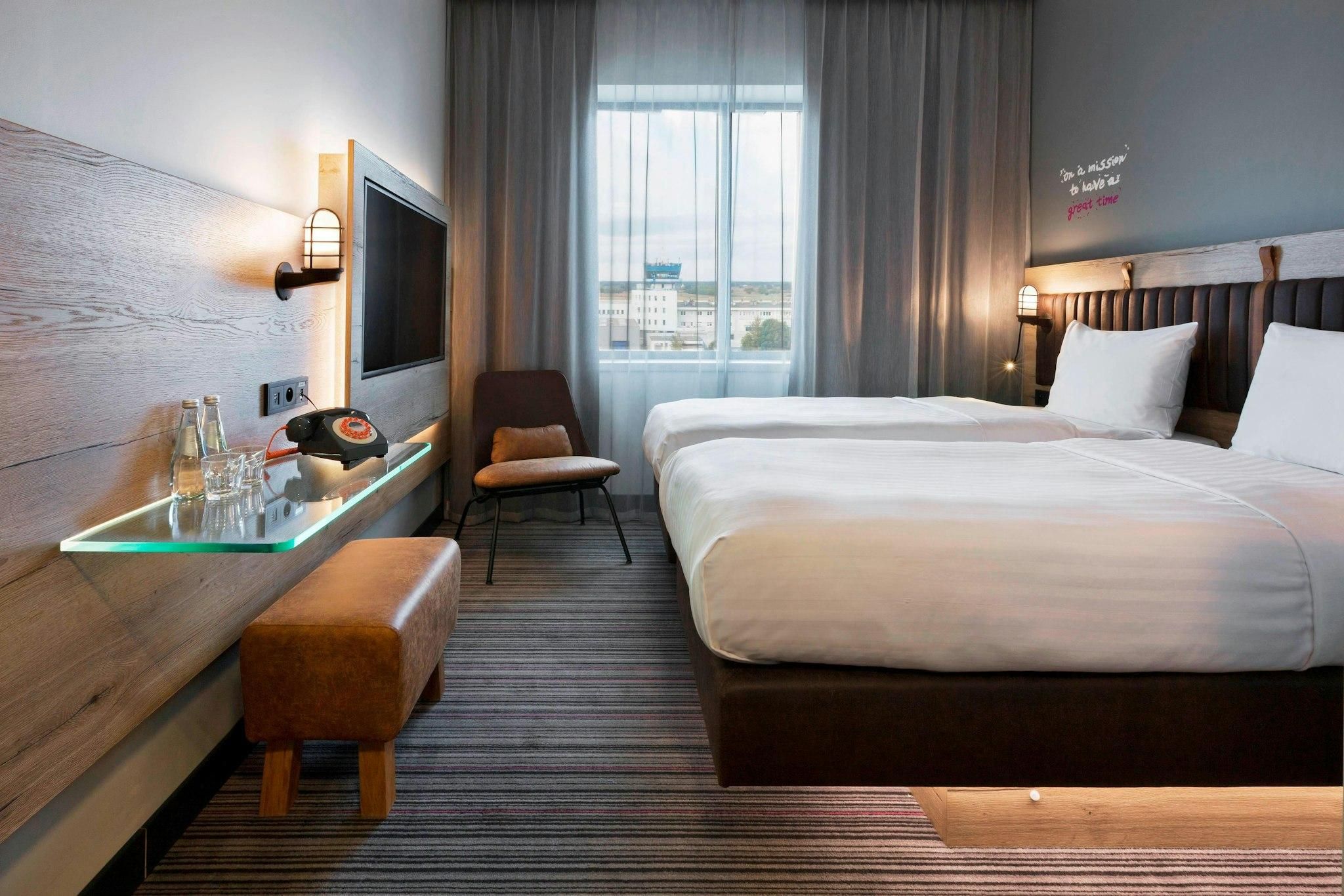 Moxy Katowice Airport Twin Moxy Sleeper Room, Guest room, 2 Twin 2