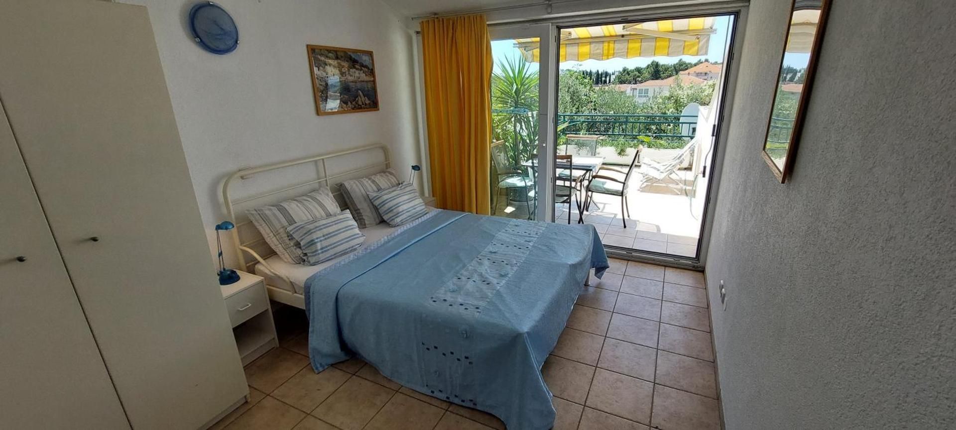 One-Bedroom Apartment with Terrace