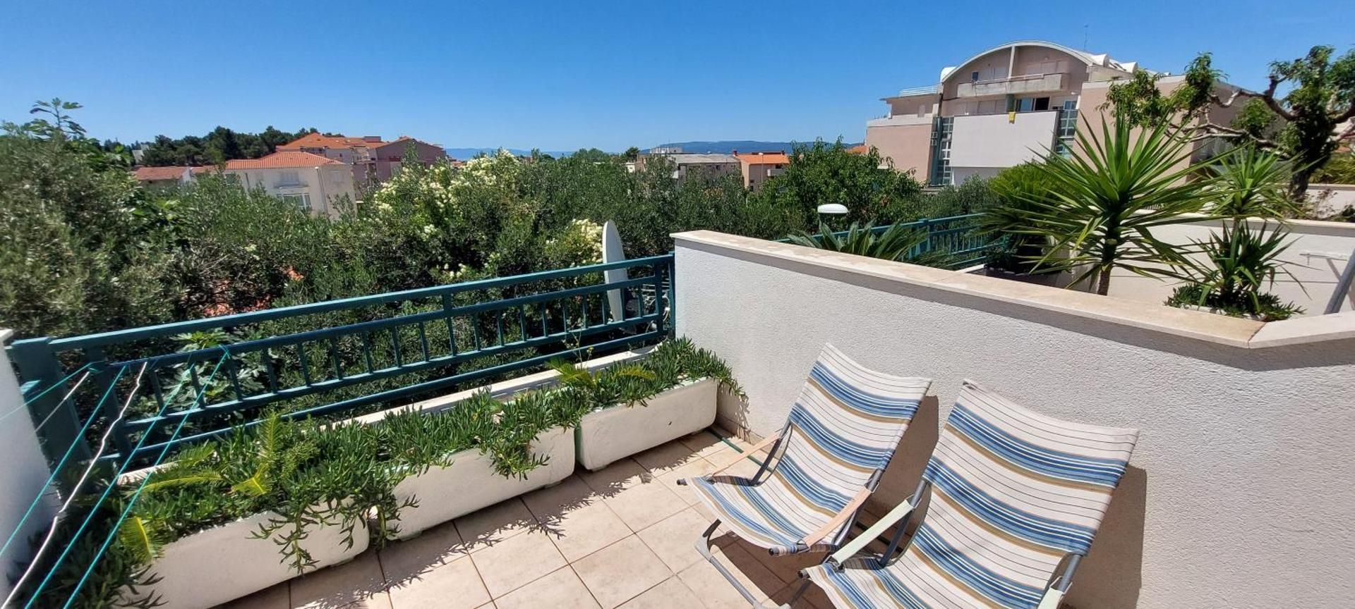 One-Bedroom Apartment with Terrace