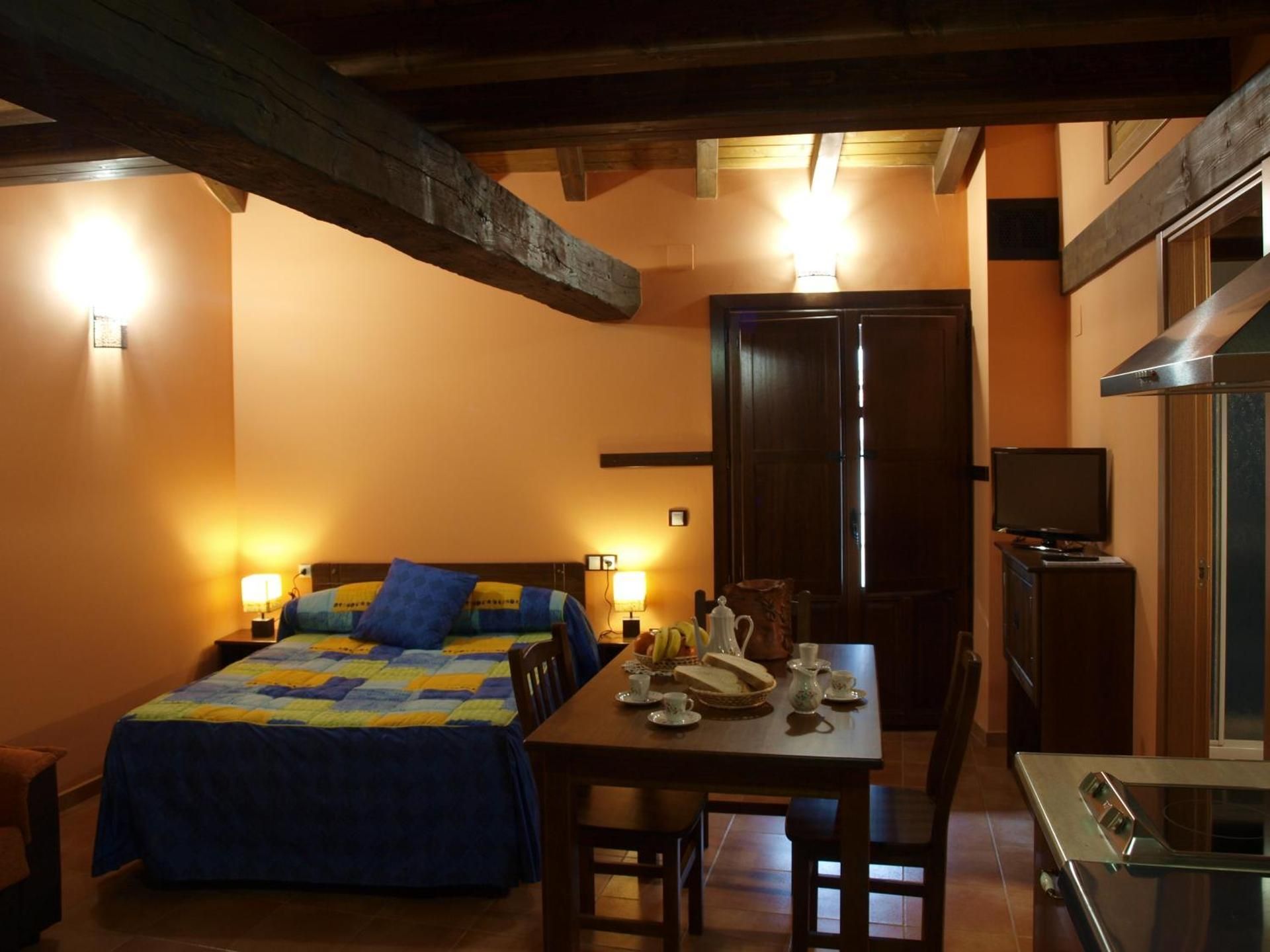 Studio (1-2 Adults)