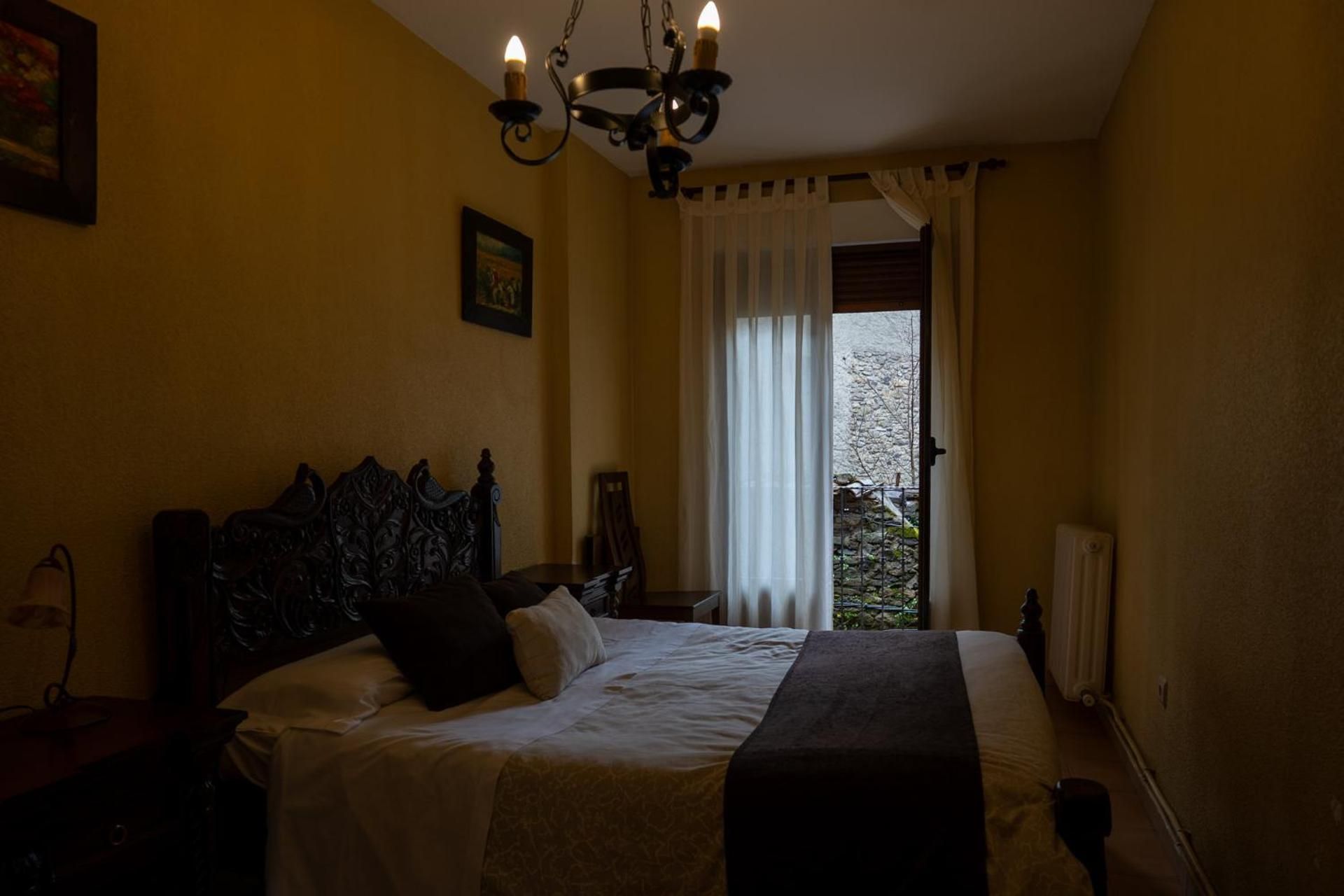 One-Bedroom Standard Apartment