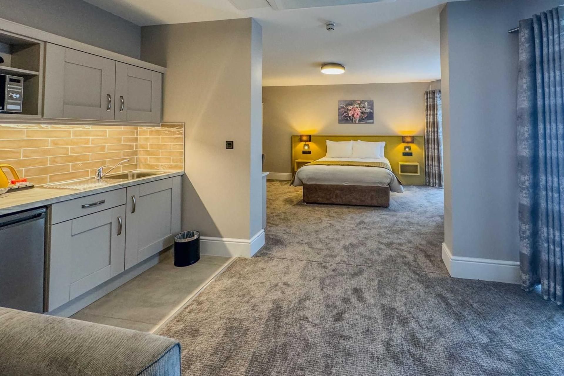 Deluxe King Suite