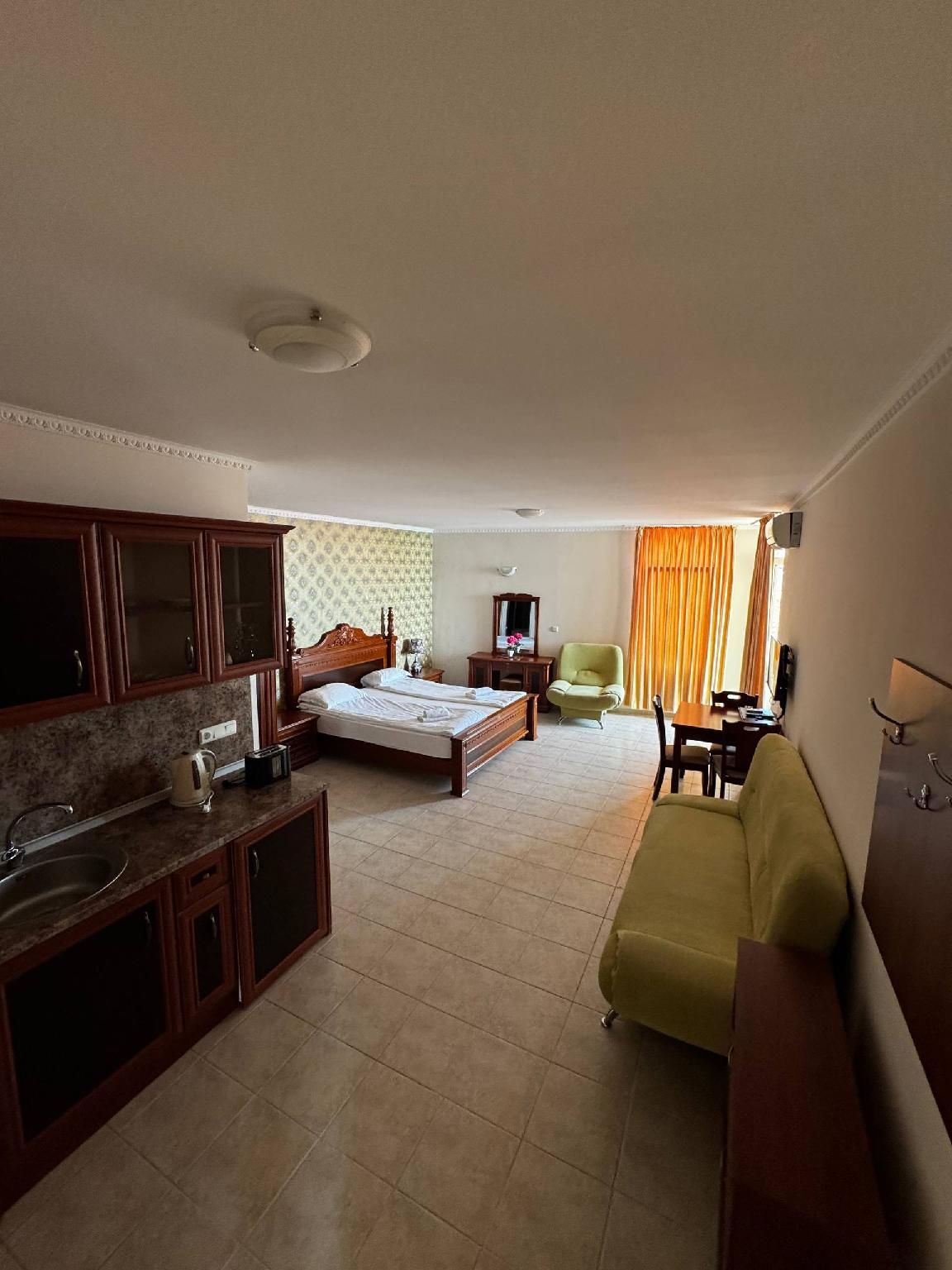 Studio Apartment
