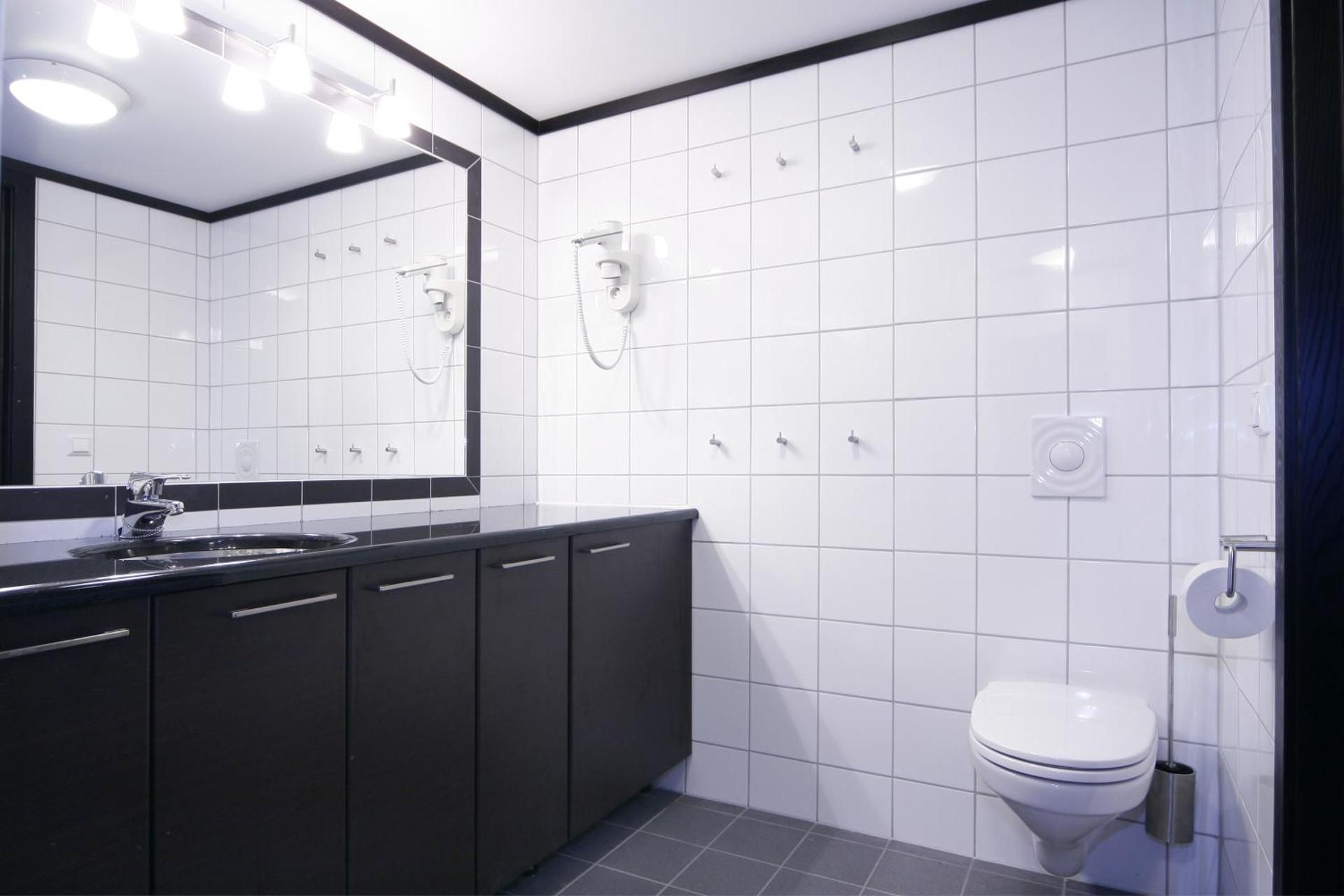 Three-Bedroom Apartment (8 Adults)