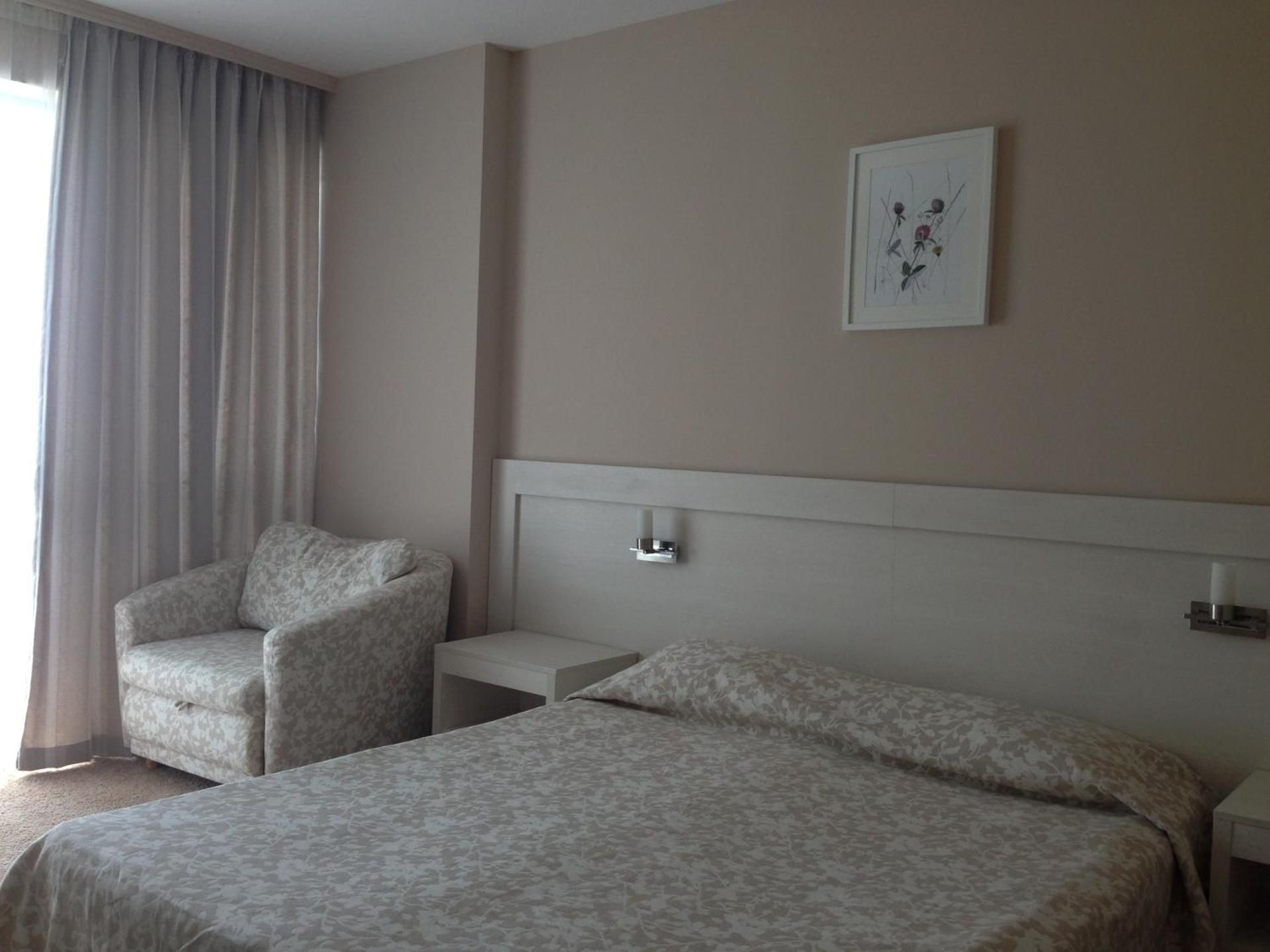 Double or Twin Room with Balcony and Sea View (2 Adults)