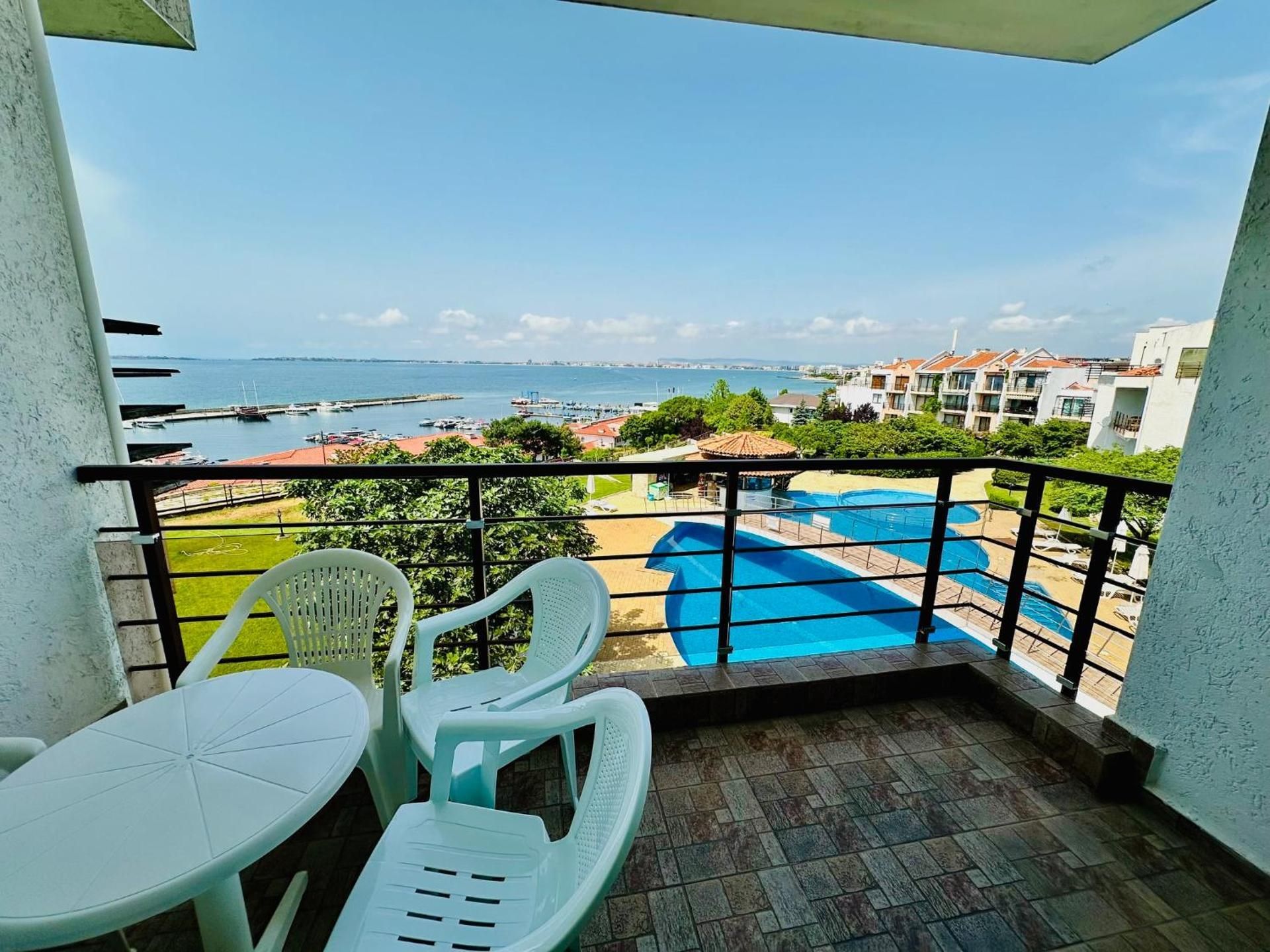 Family Two-Bedroom Apartment with View