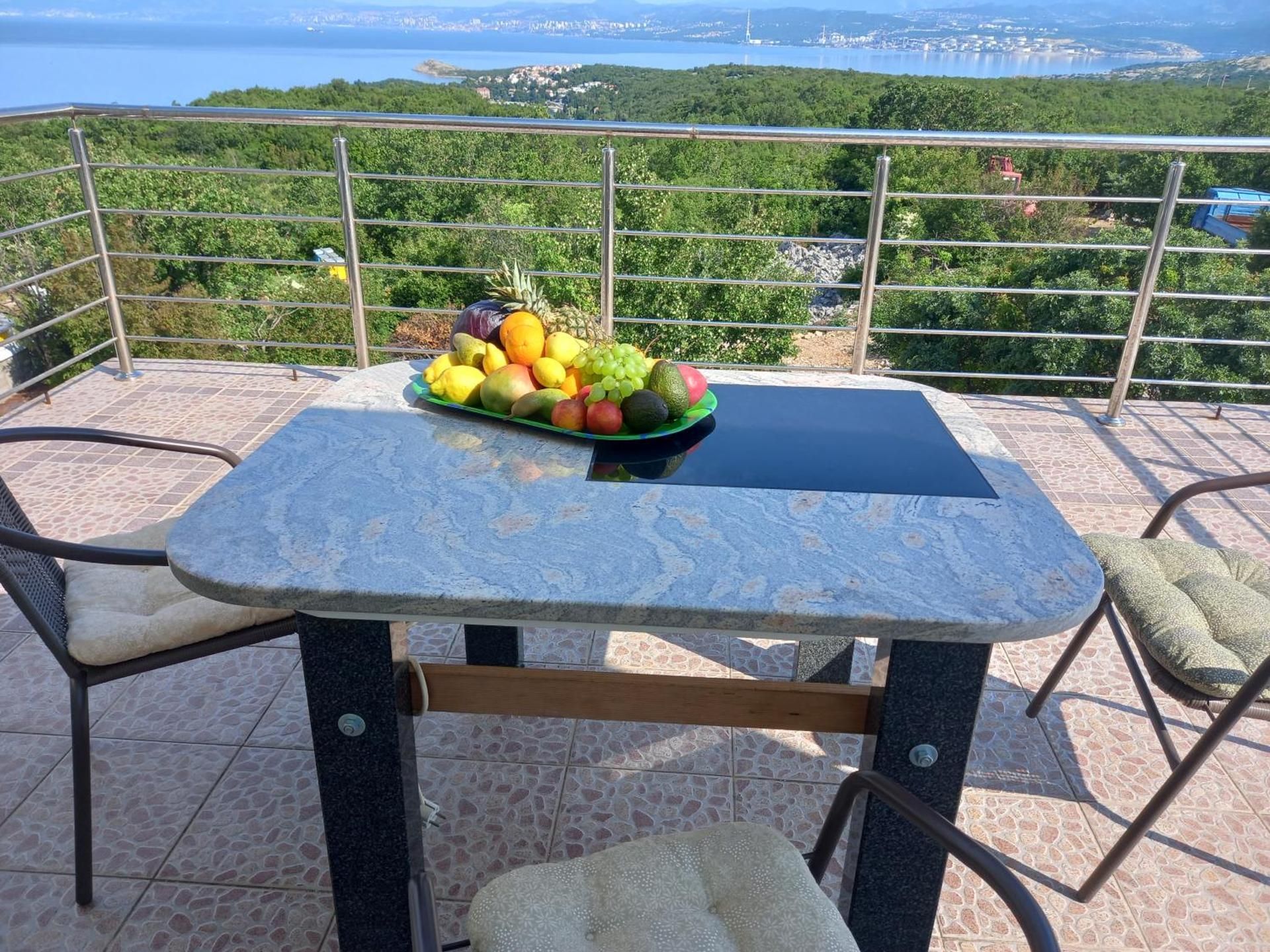 Apartment with Sea View