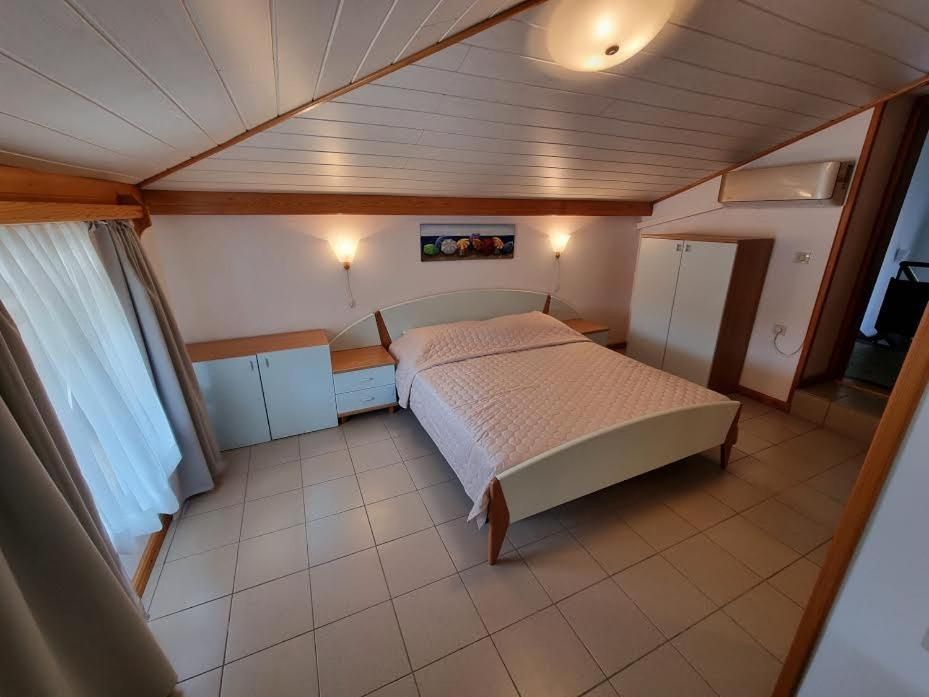 Deluxe Triple Room with Sea View