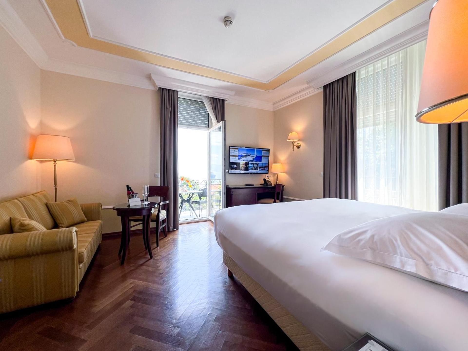 Standard Double or Twin Sea View