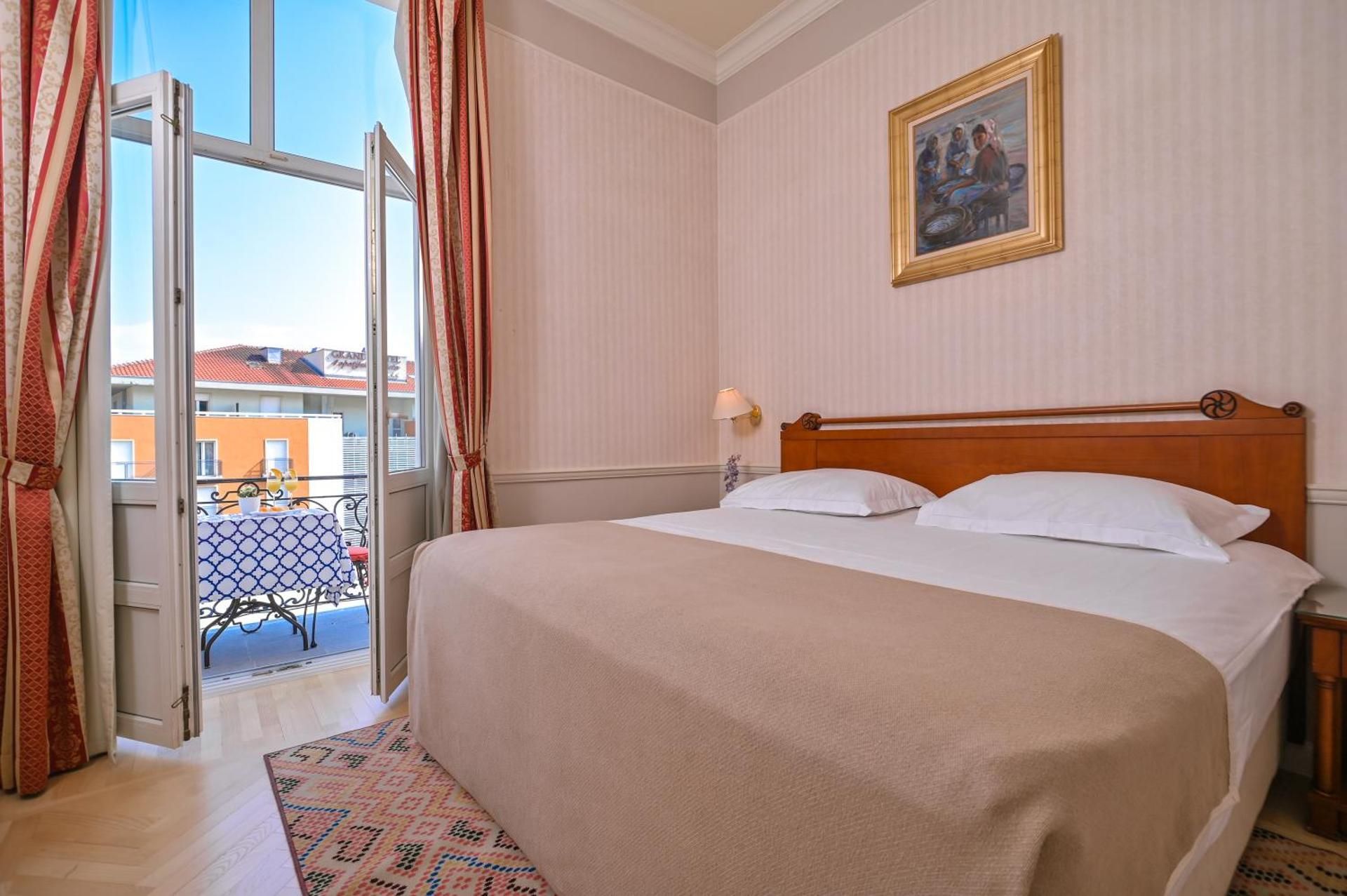 Standard Double or Twin Room with Sea View