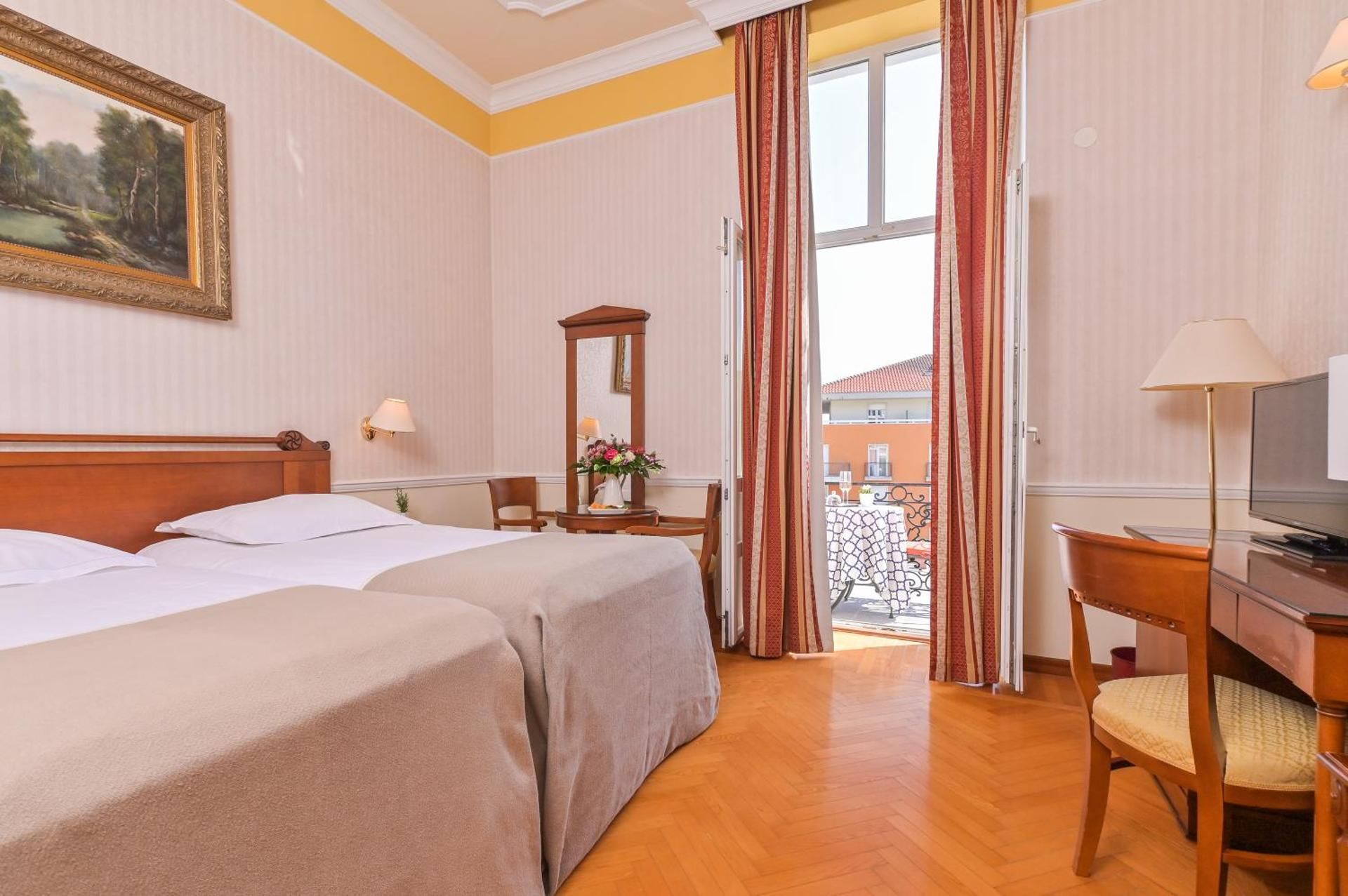 Standard Double or Twin Room with Sea View