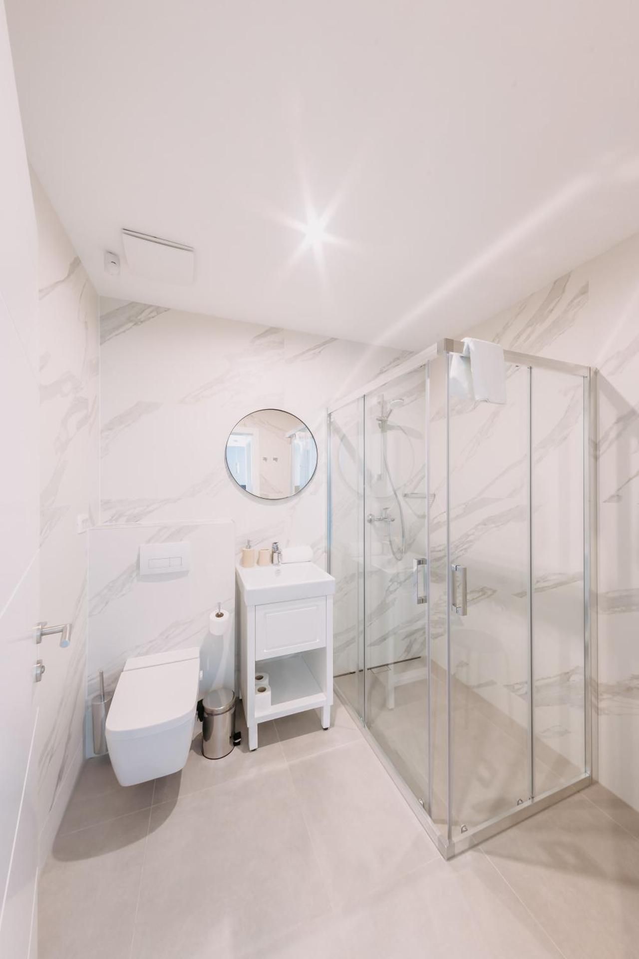 One-Bedroom Apartment 102 1st floor