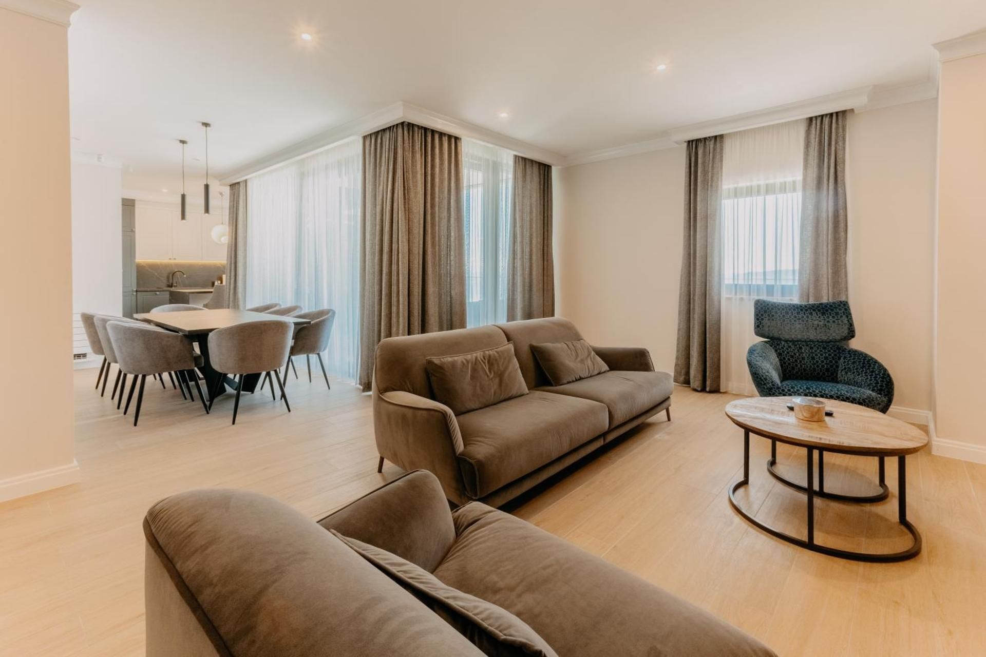 Three-Bedroom Apartment 403 4th floor