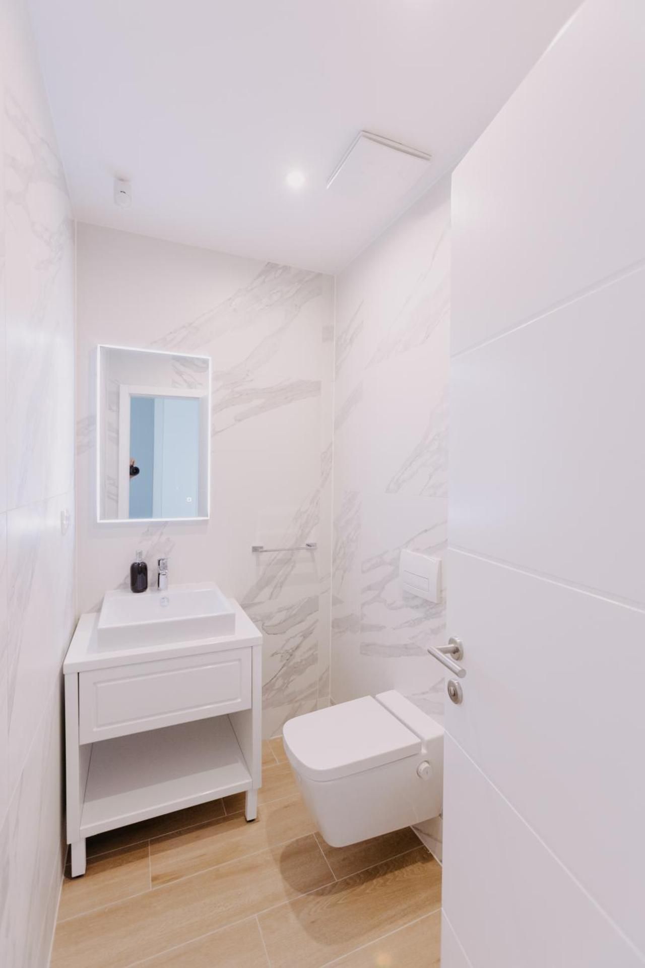 One-Bedroom Apartment 106 1st floor