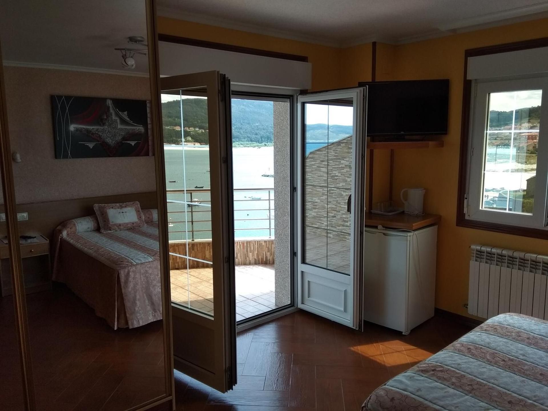 Deluxe Double Room with Balcony and Sea View