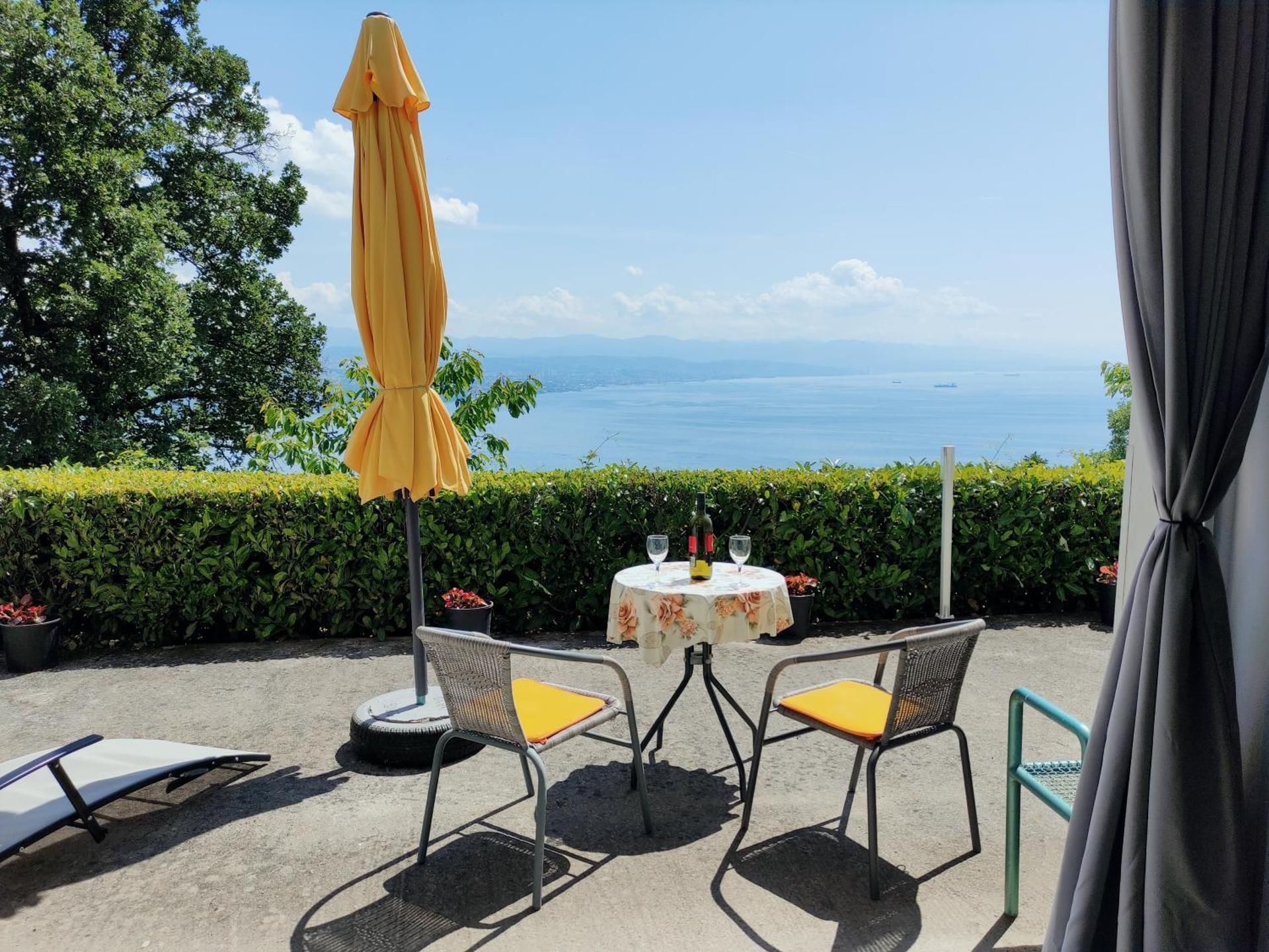 Studio Apartment with Sea View