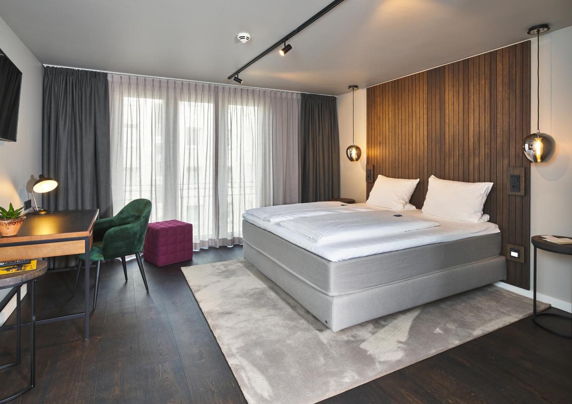 Large Double Room