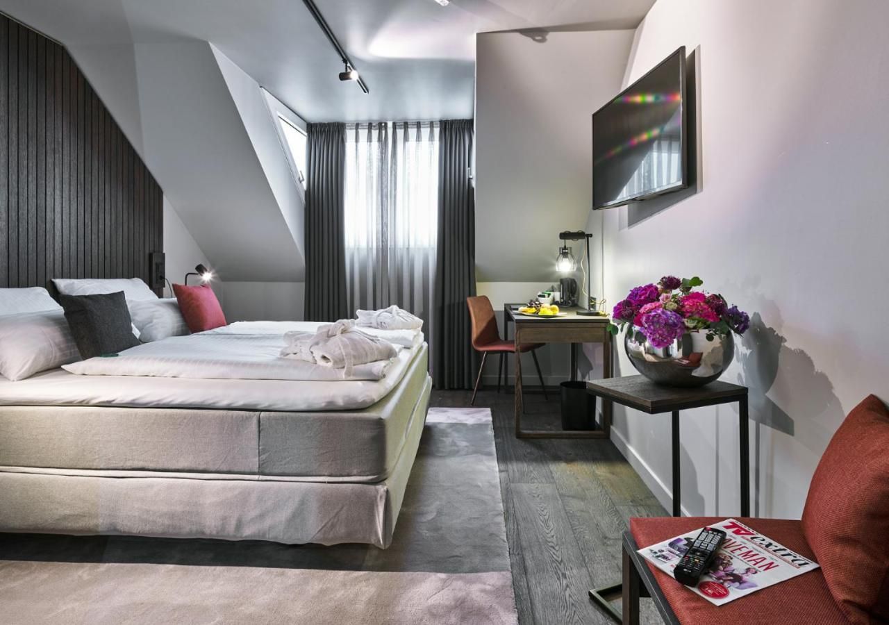 Large Double Room