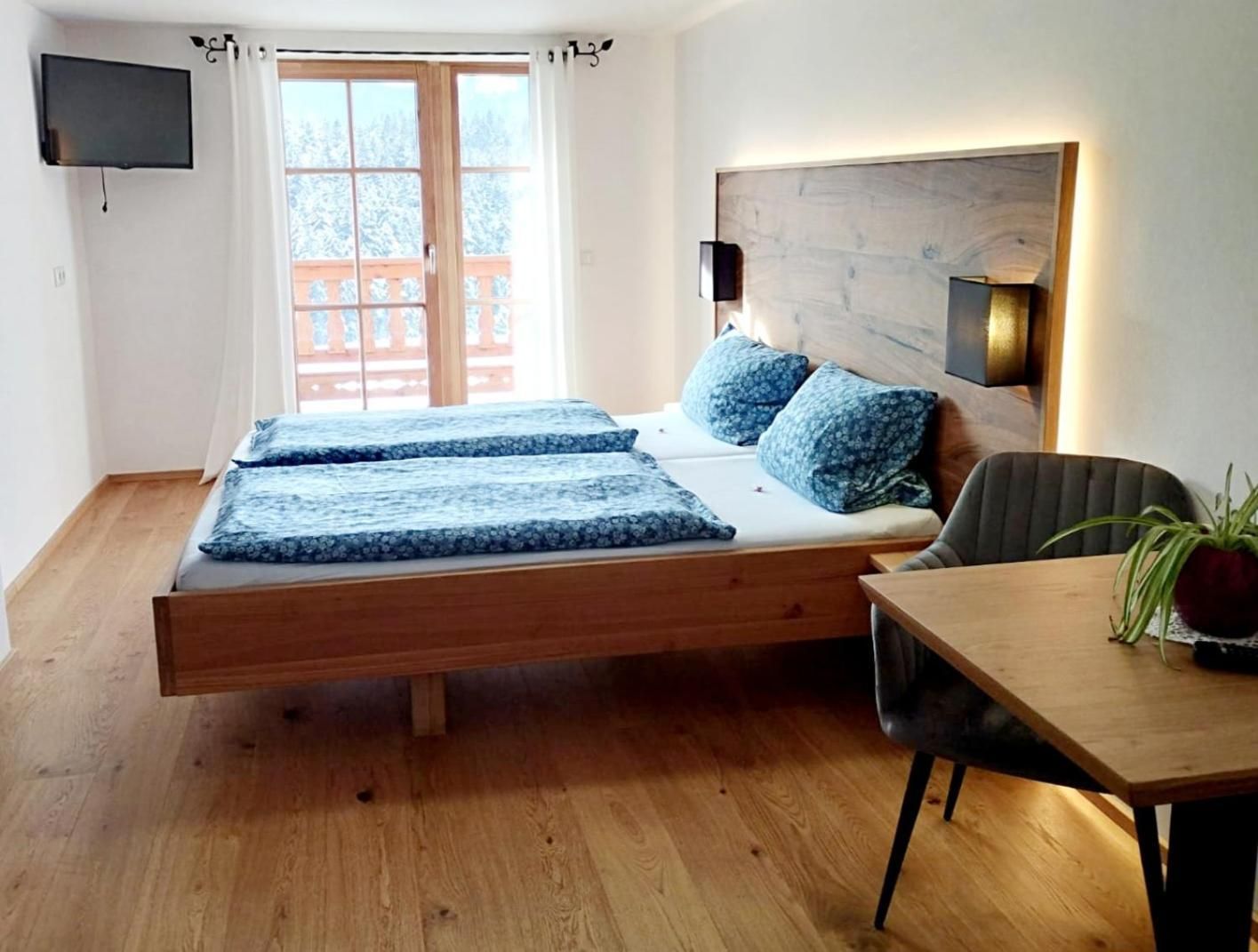 Double Room with Lake View