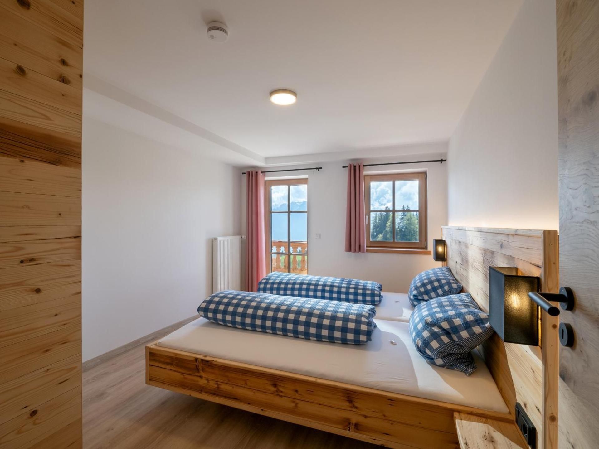 Apartment with Lake View