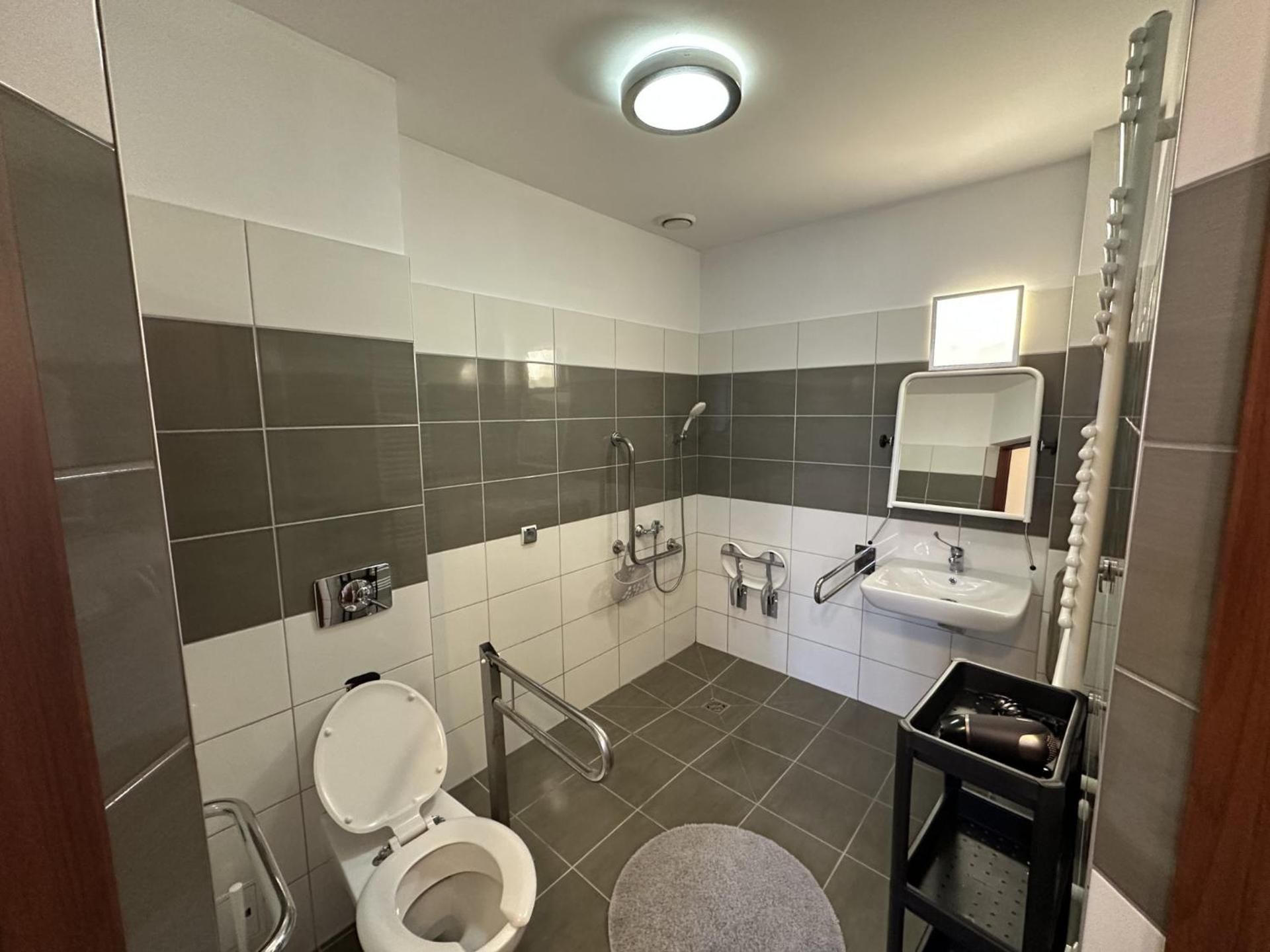 Single Room - Disability Access