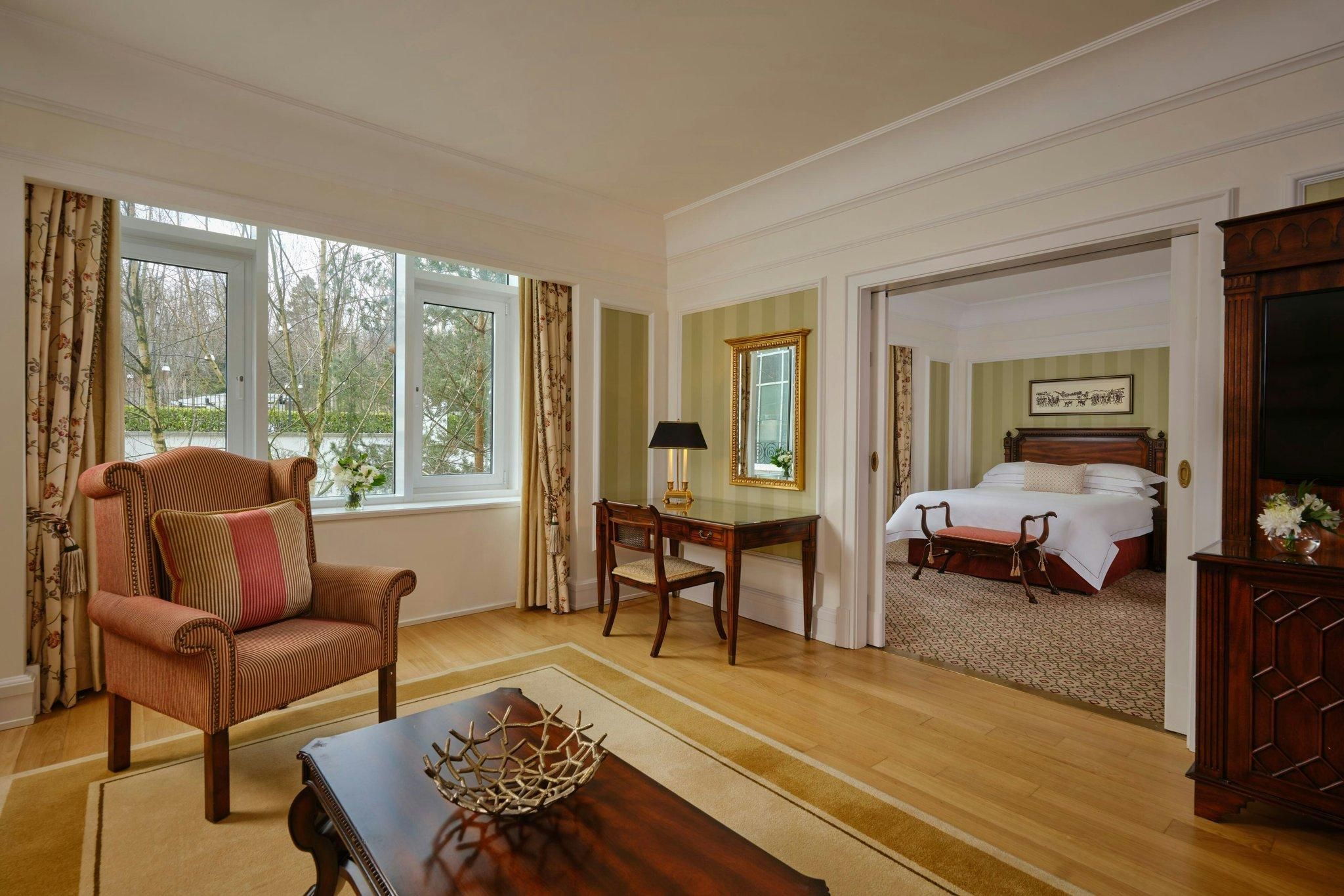 2 Adults & 2 Children, 1 Bedroom Suite, 2 Double