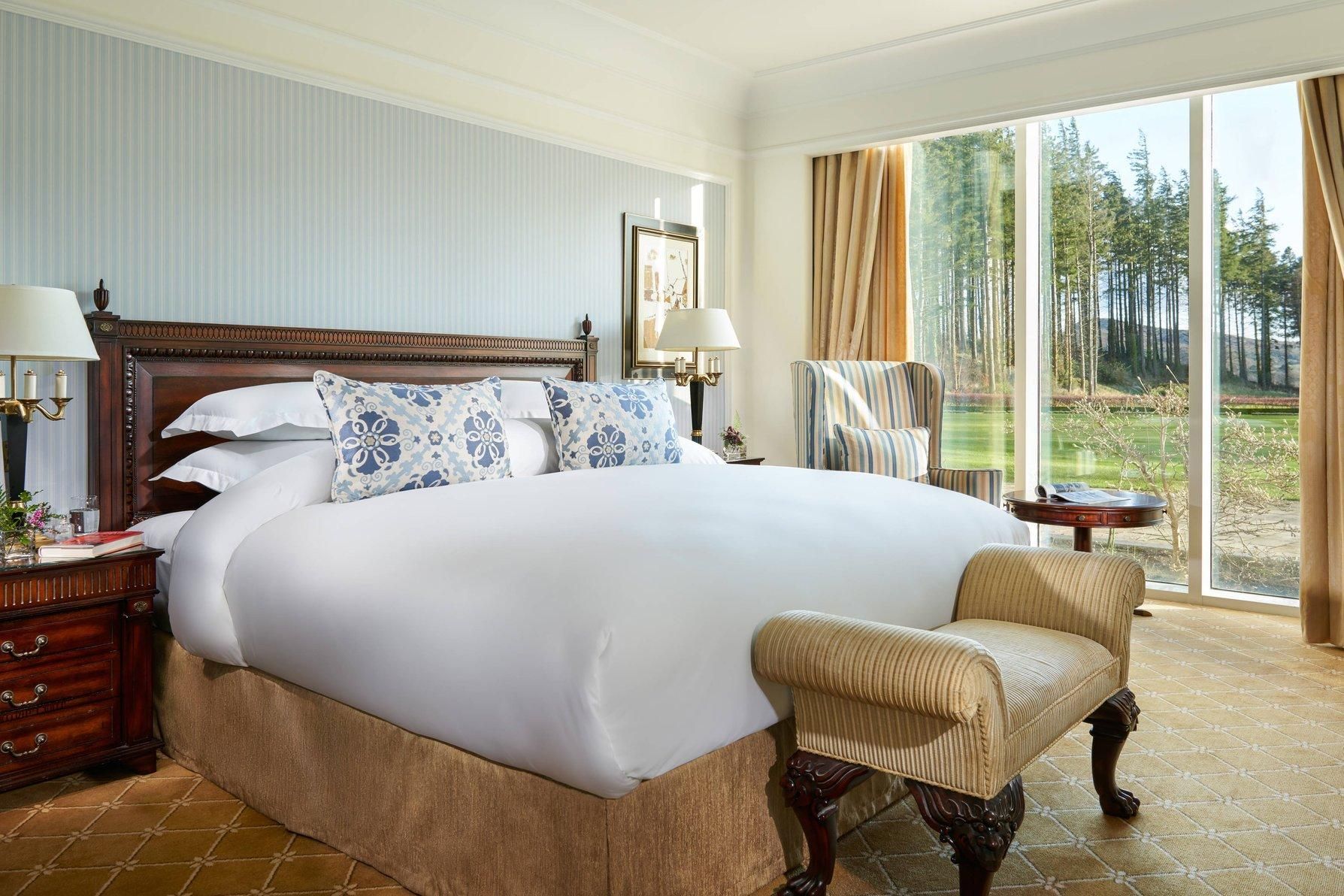 Deluxe Guest room, 1 King, Mountain view