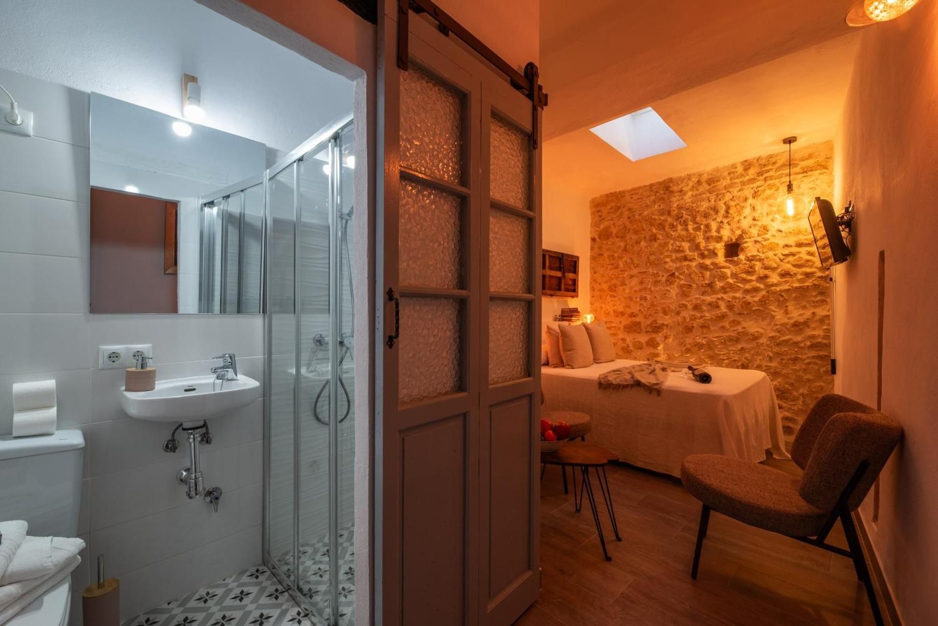 Double Room with Private Bathroom