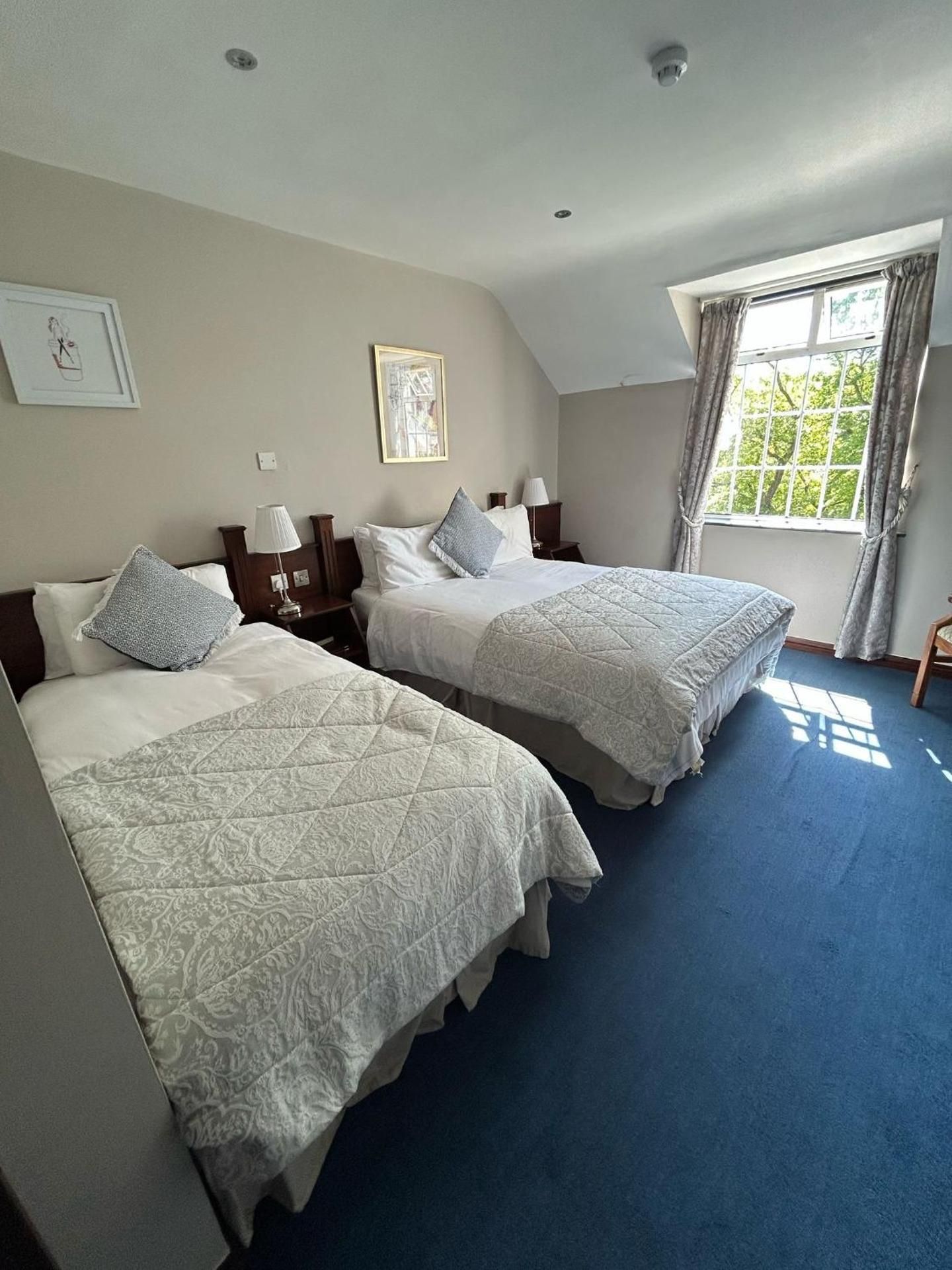Standard Twin Room with Sea View