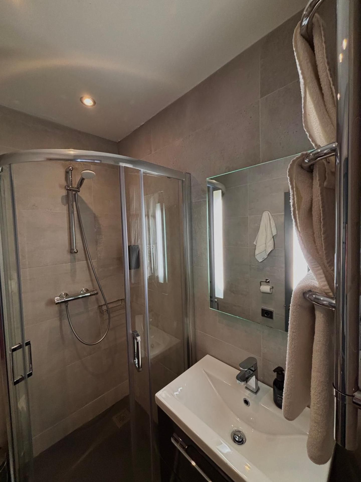 Queen Room - Disability Access