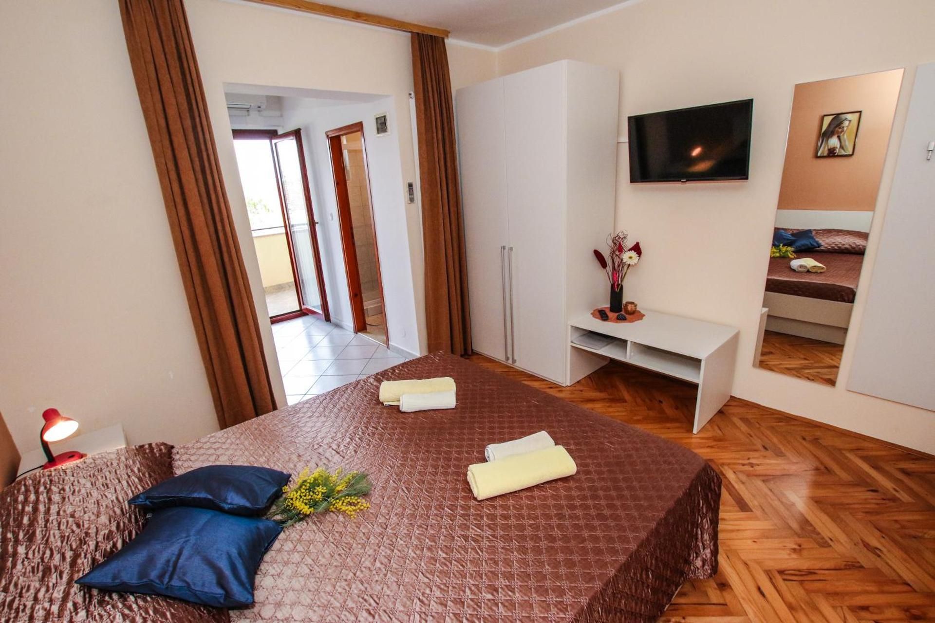 Studio with Balcony 3