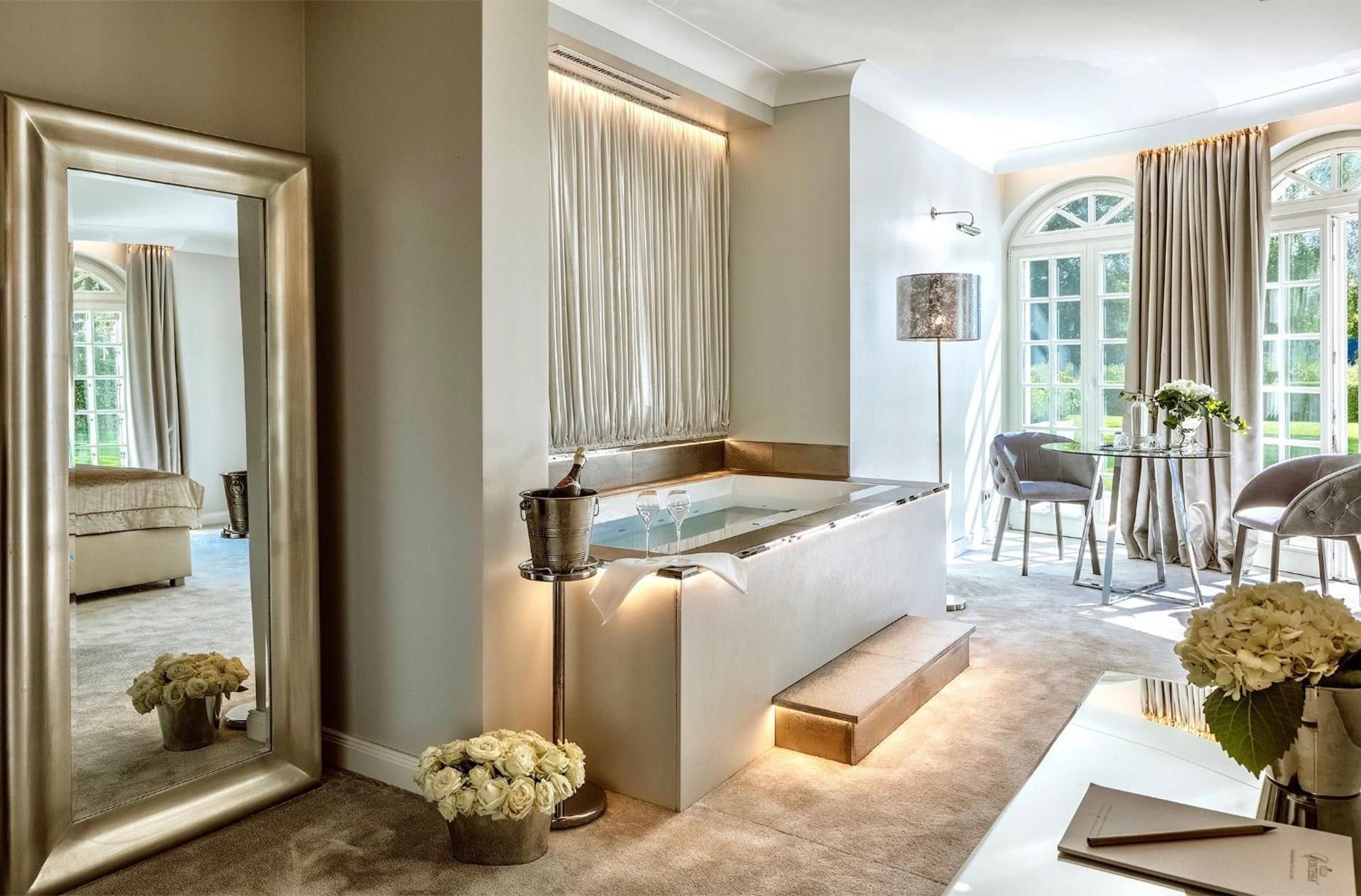 Suite with Spa Bath
