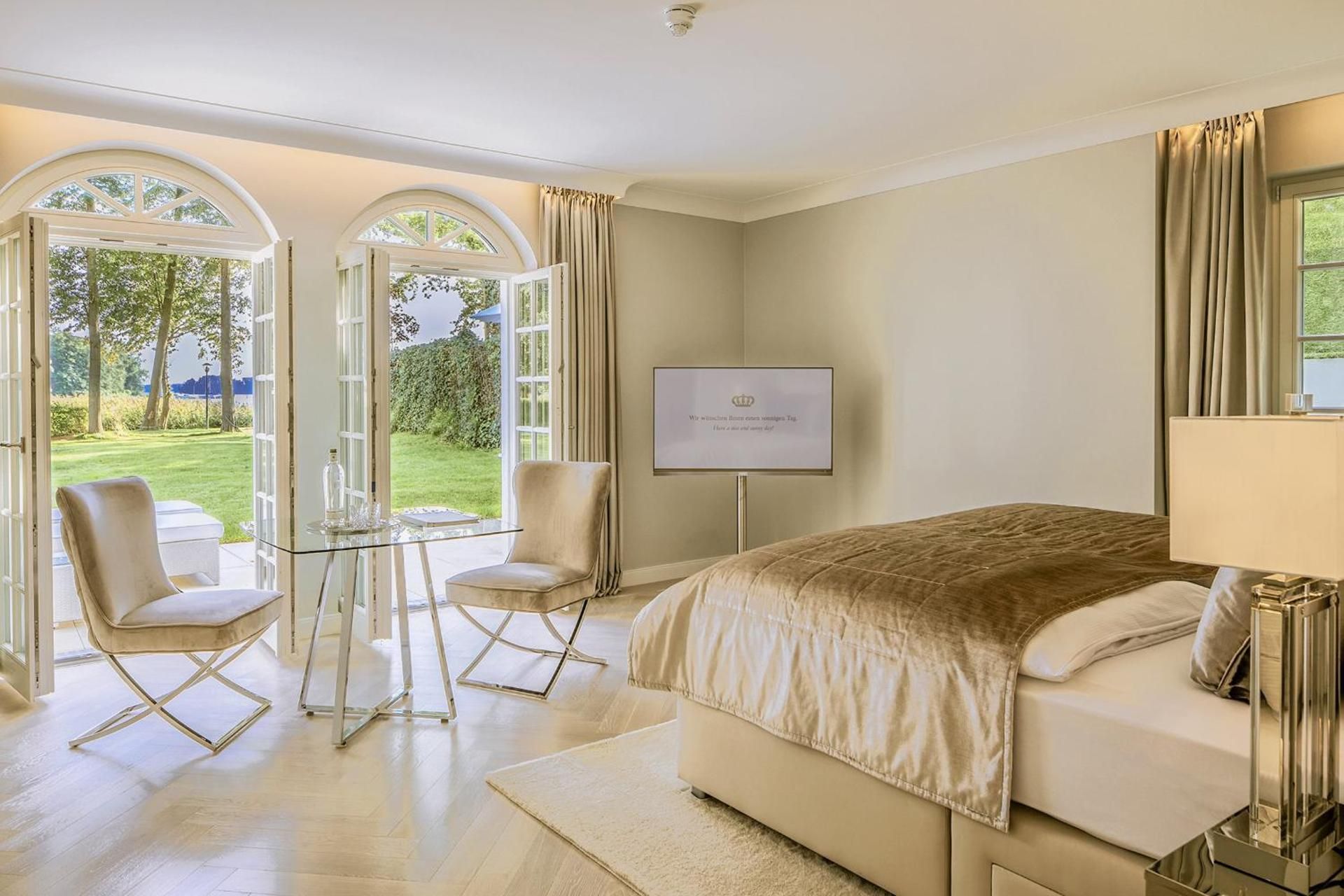 Deluxe Suite with Spa Bath