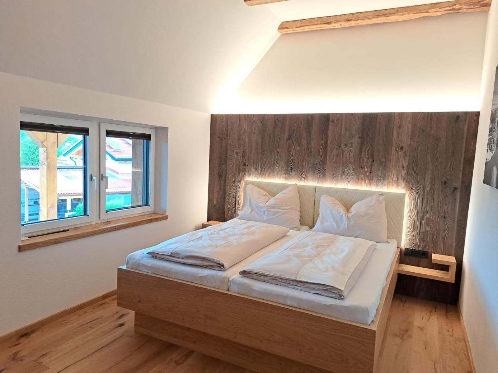 Apartment with Mountain View