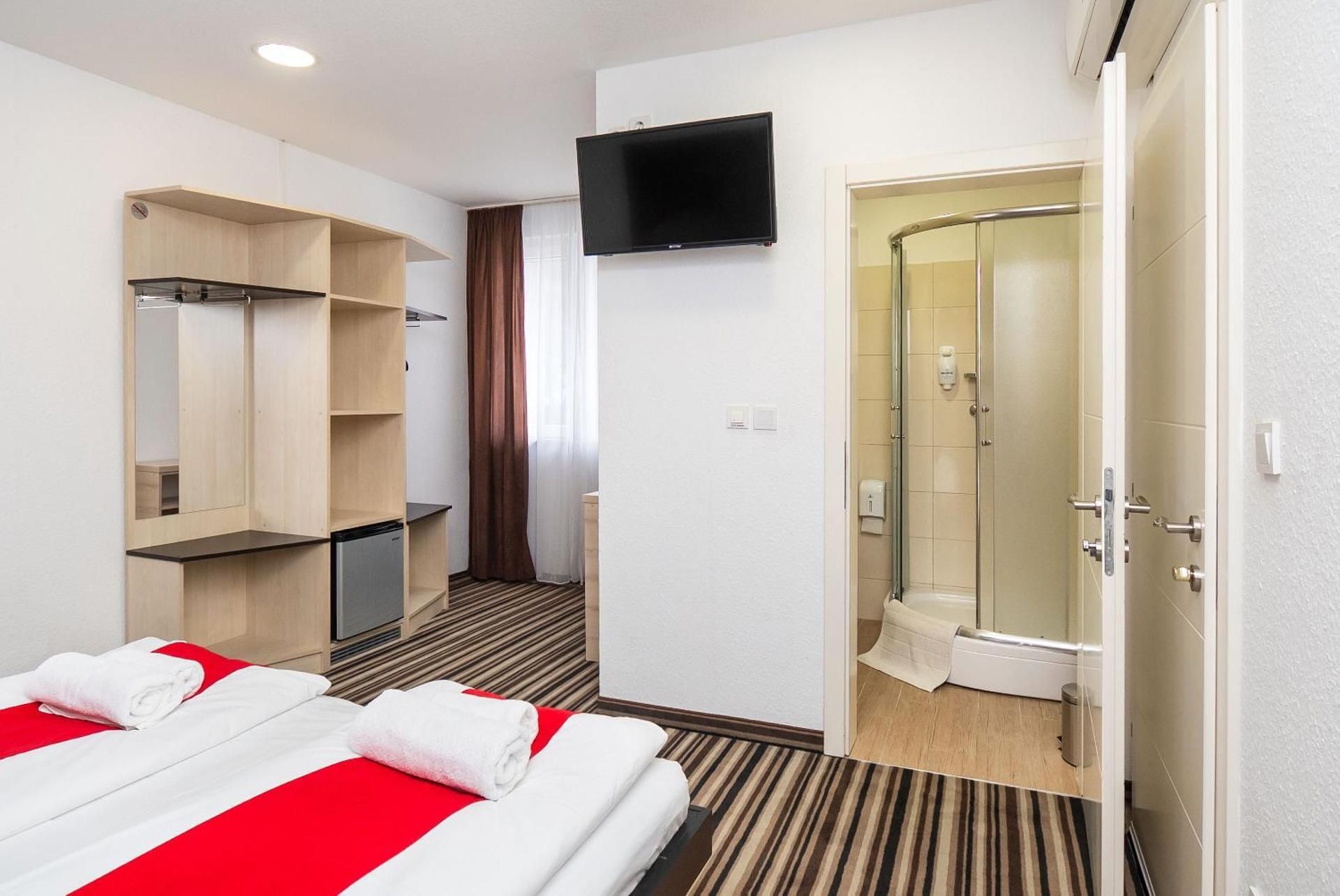 Double or Twin Room with Private Bathroom