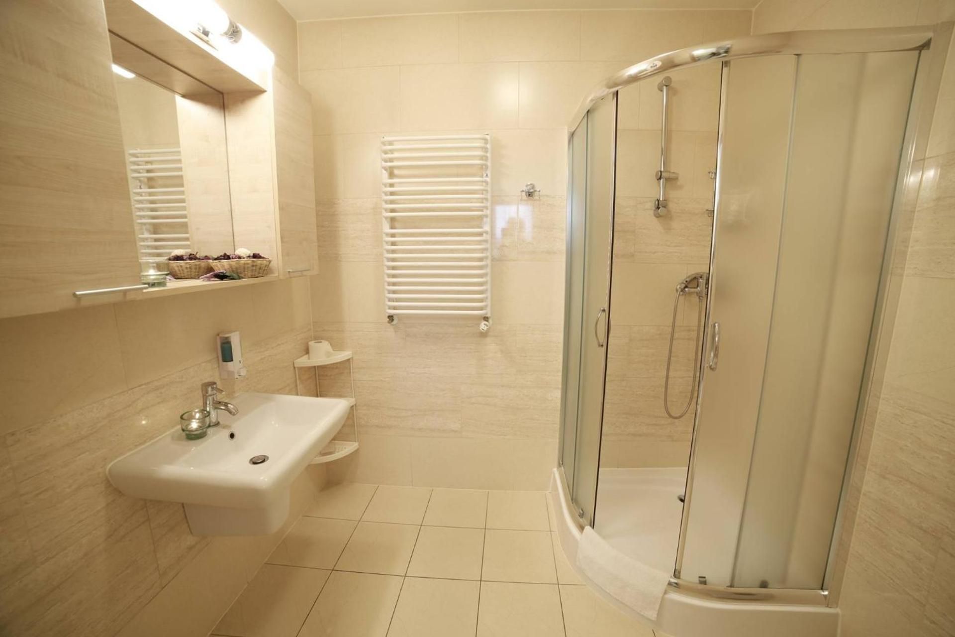 Economy Triple Room